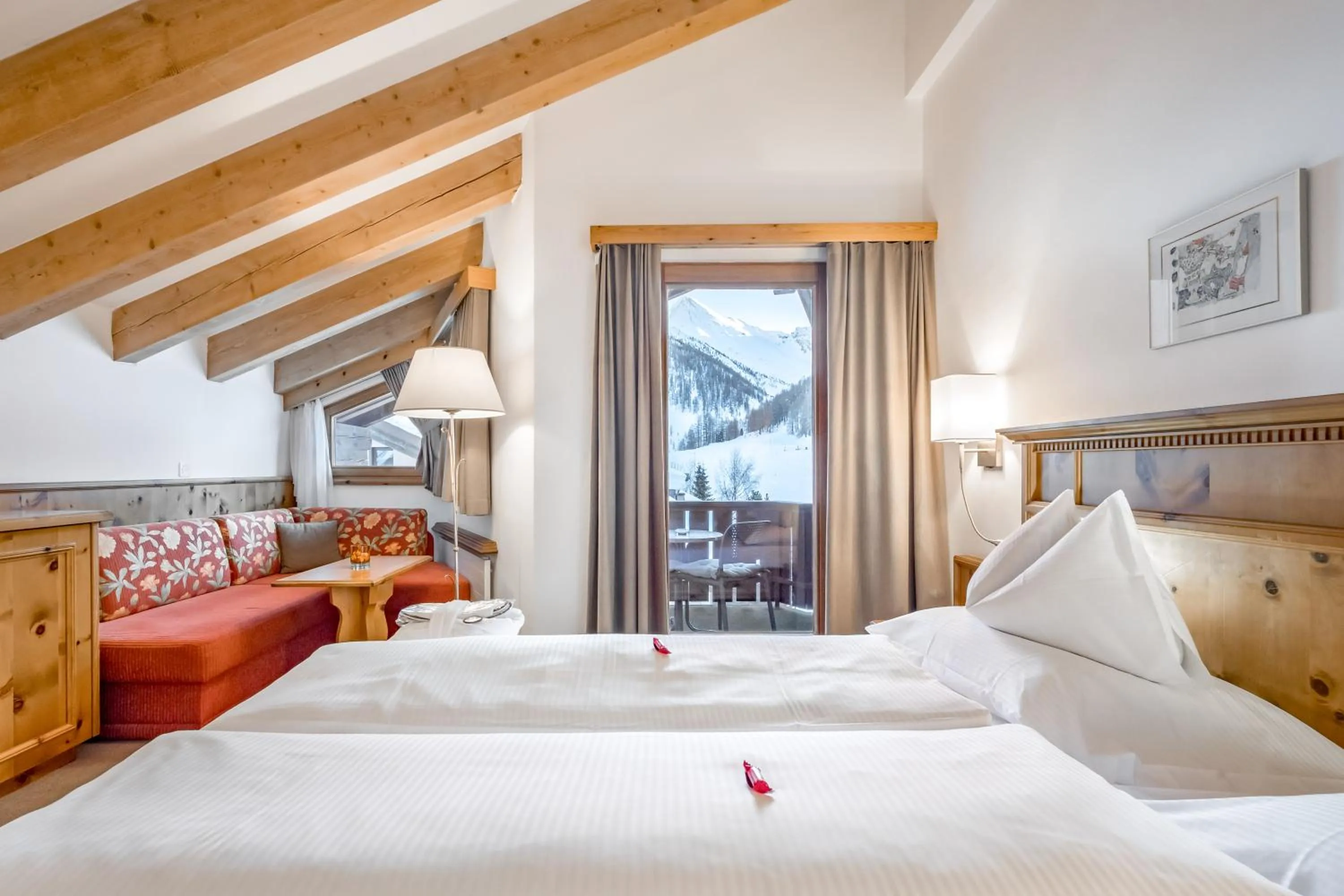 Bed in Chalet Silvretta Hotel & Spa