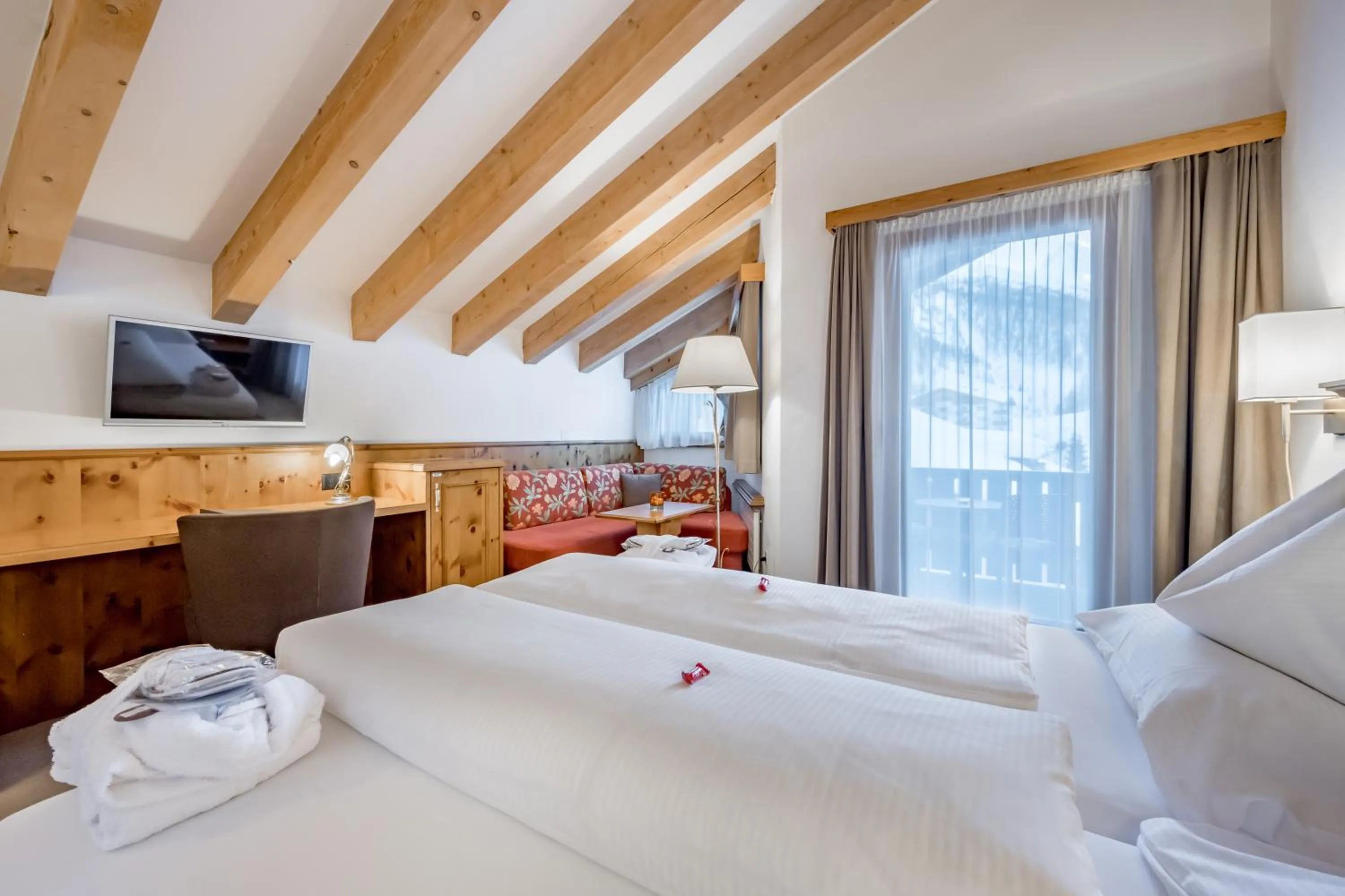 Bed in Chalet Silvretta Hotel & Spa