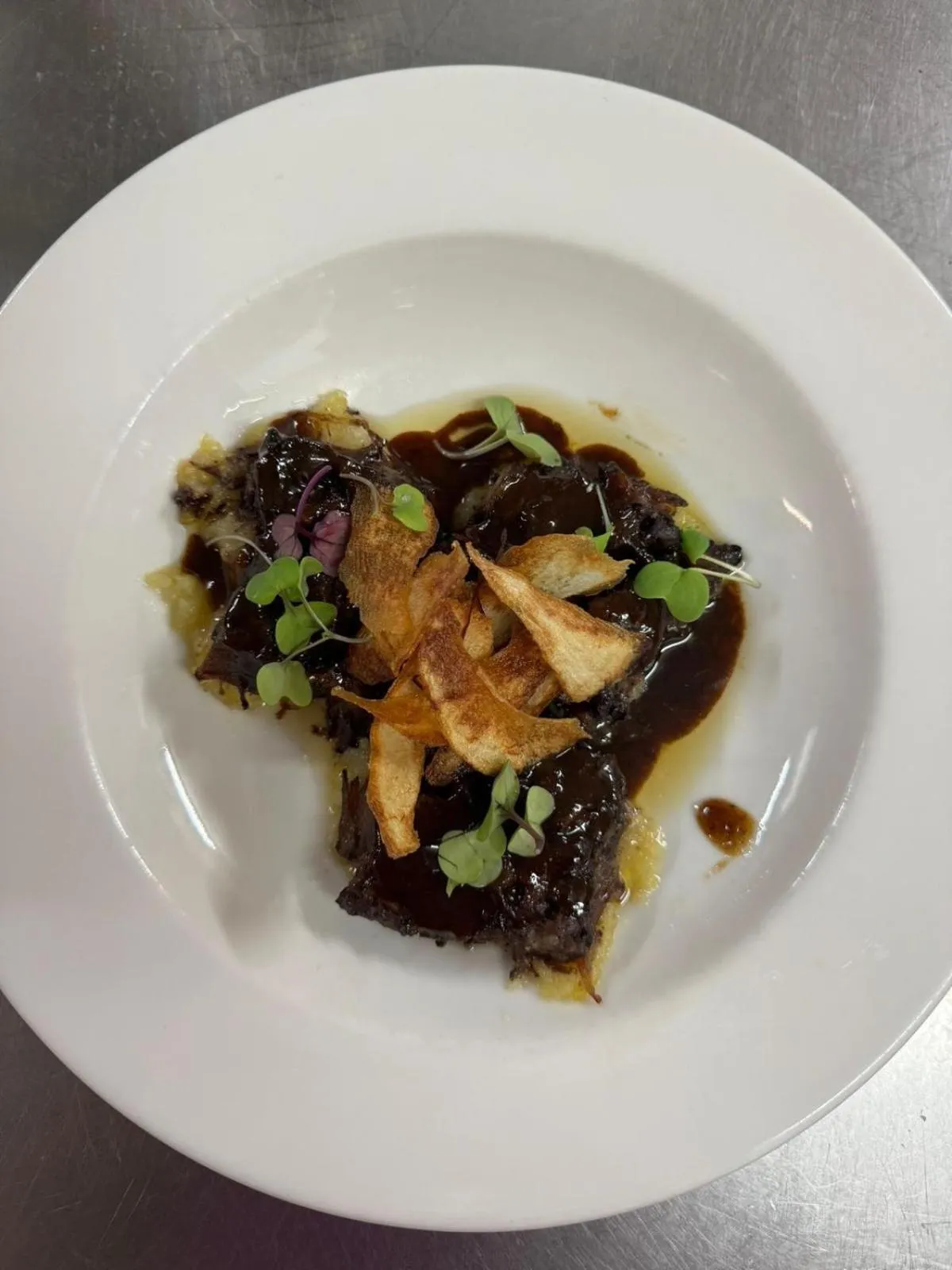 Restaurant/places to eat in Hotel Robert