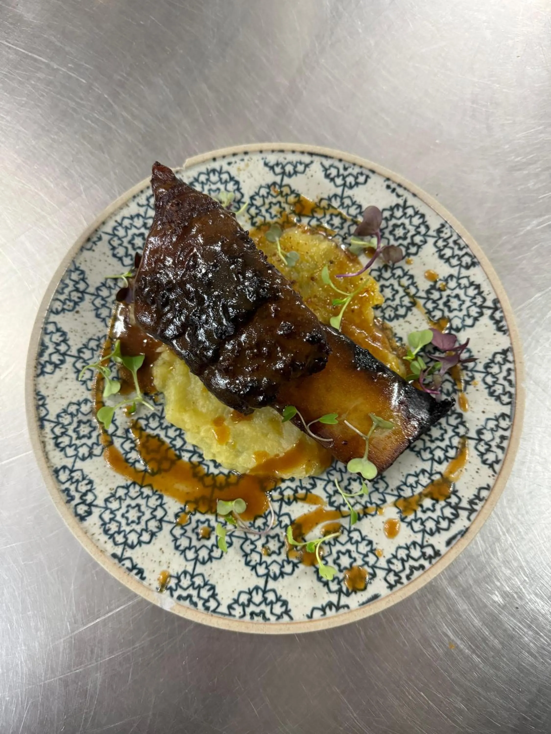 Restaurant/places to eat in Hotel Robert