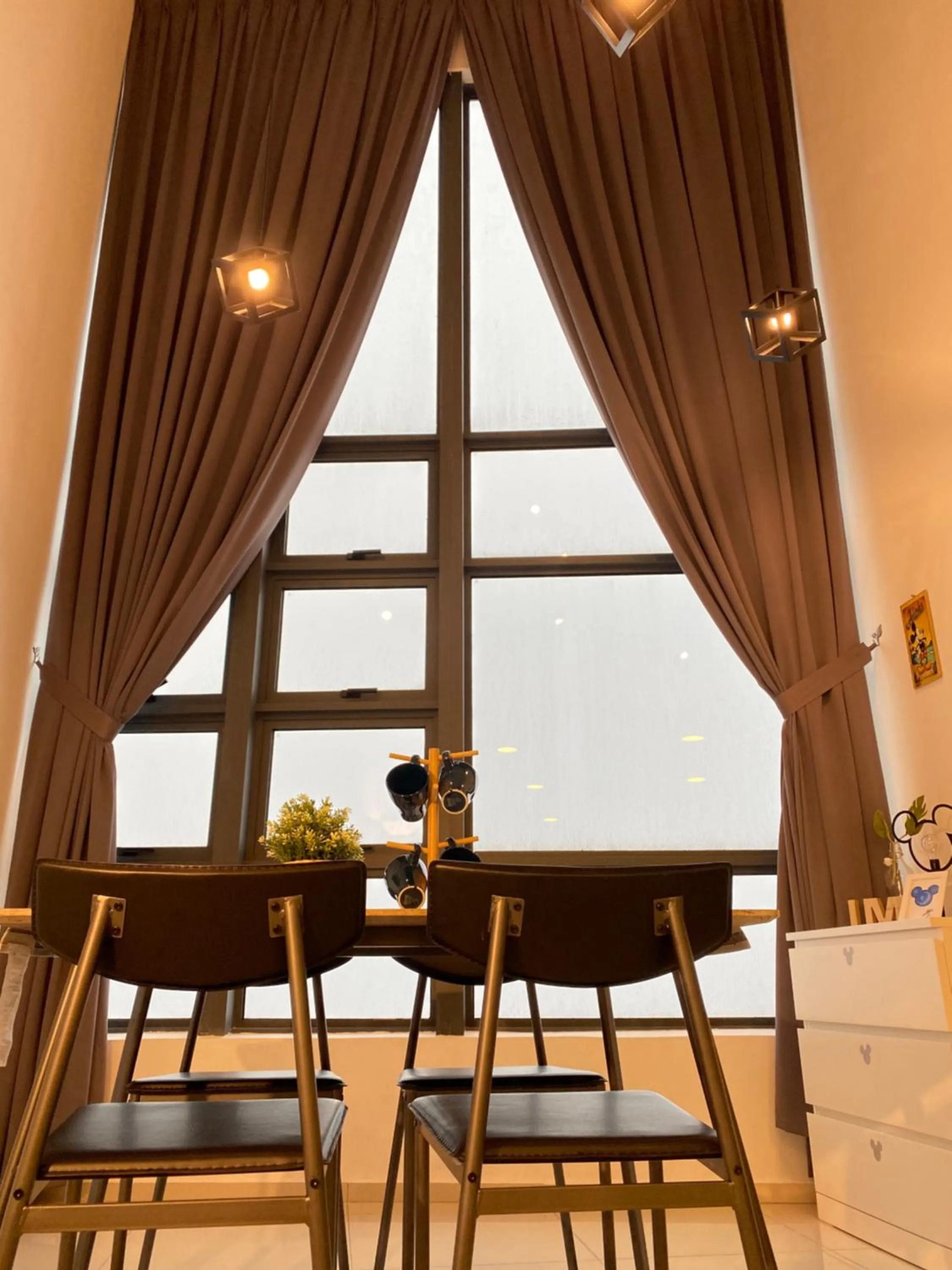 Dining area in Eko Cheras Residences by De Space