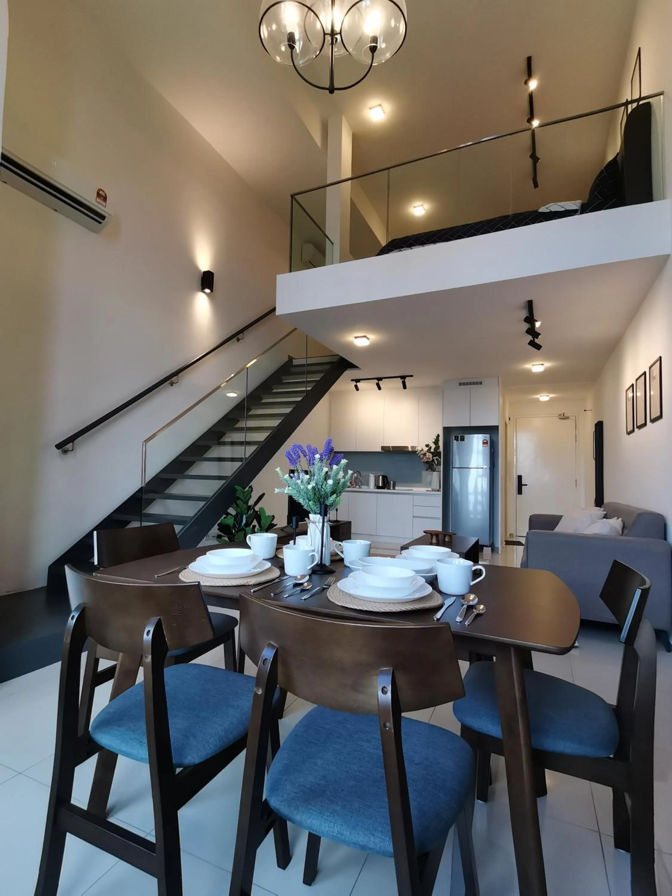 Dining area in Eko Cheras Residences by De Space