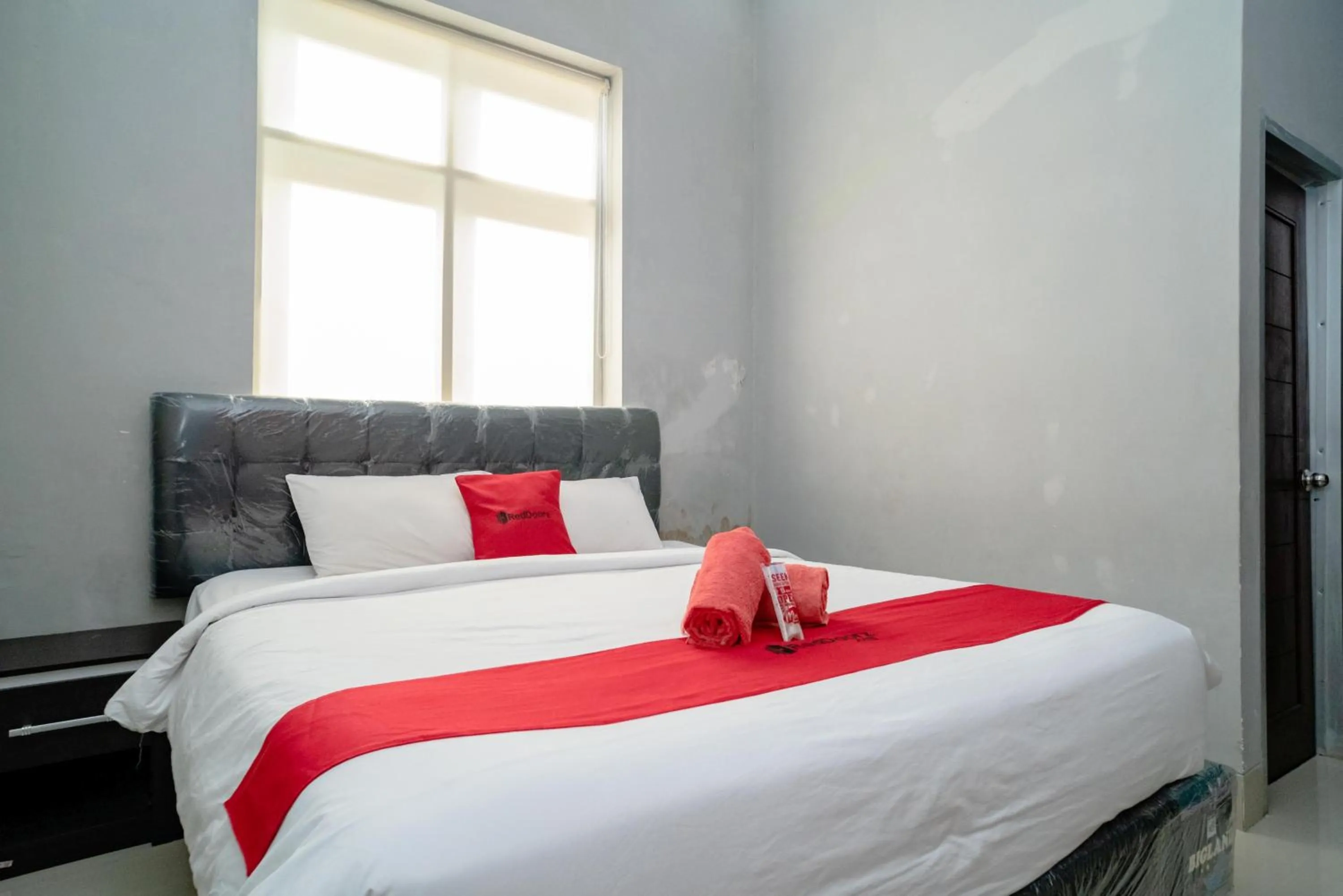 Bed in RedDoorz @ Jalan Pendidikan Mataram