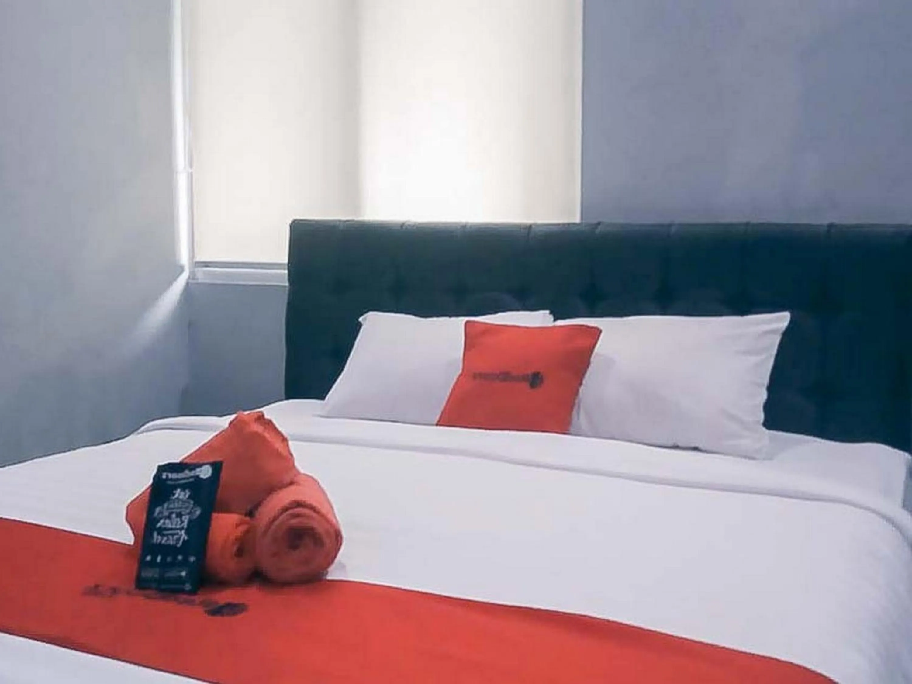 Bed in RedDoorz @ Jalan Pendidikan Mataram