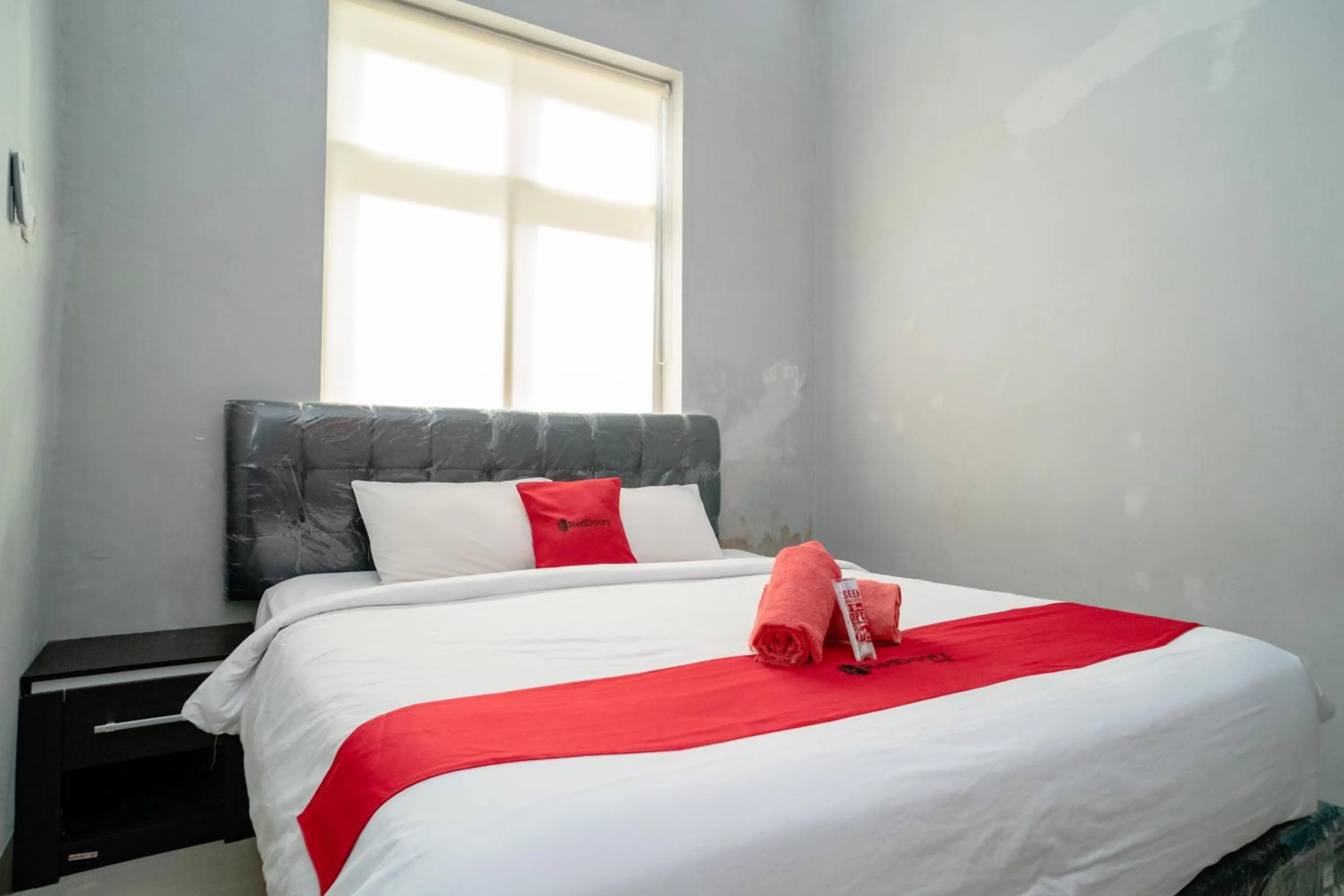 Bed in RedDoorz @ Jalan Pendidikan Mataram