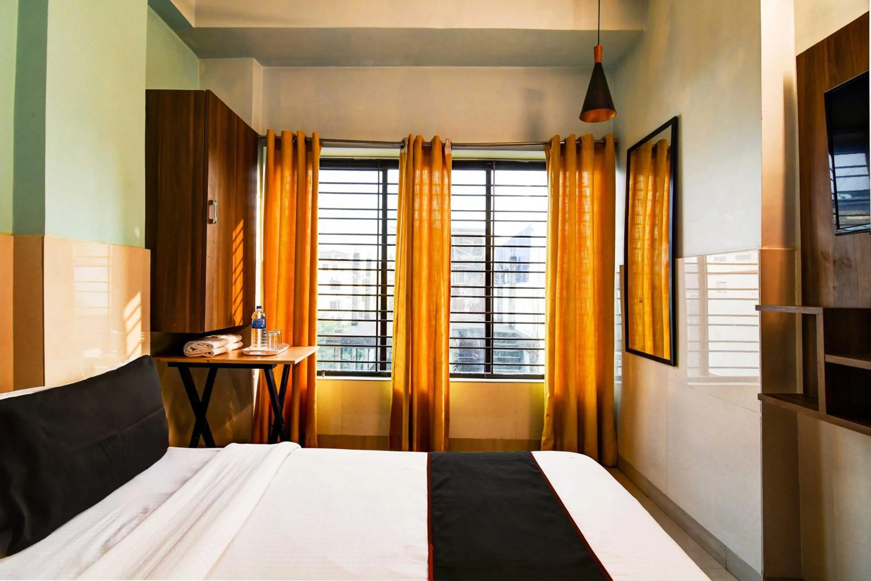 Bedroom, Bed in Super Hotel O New KOLKATA HOTEL
