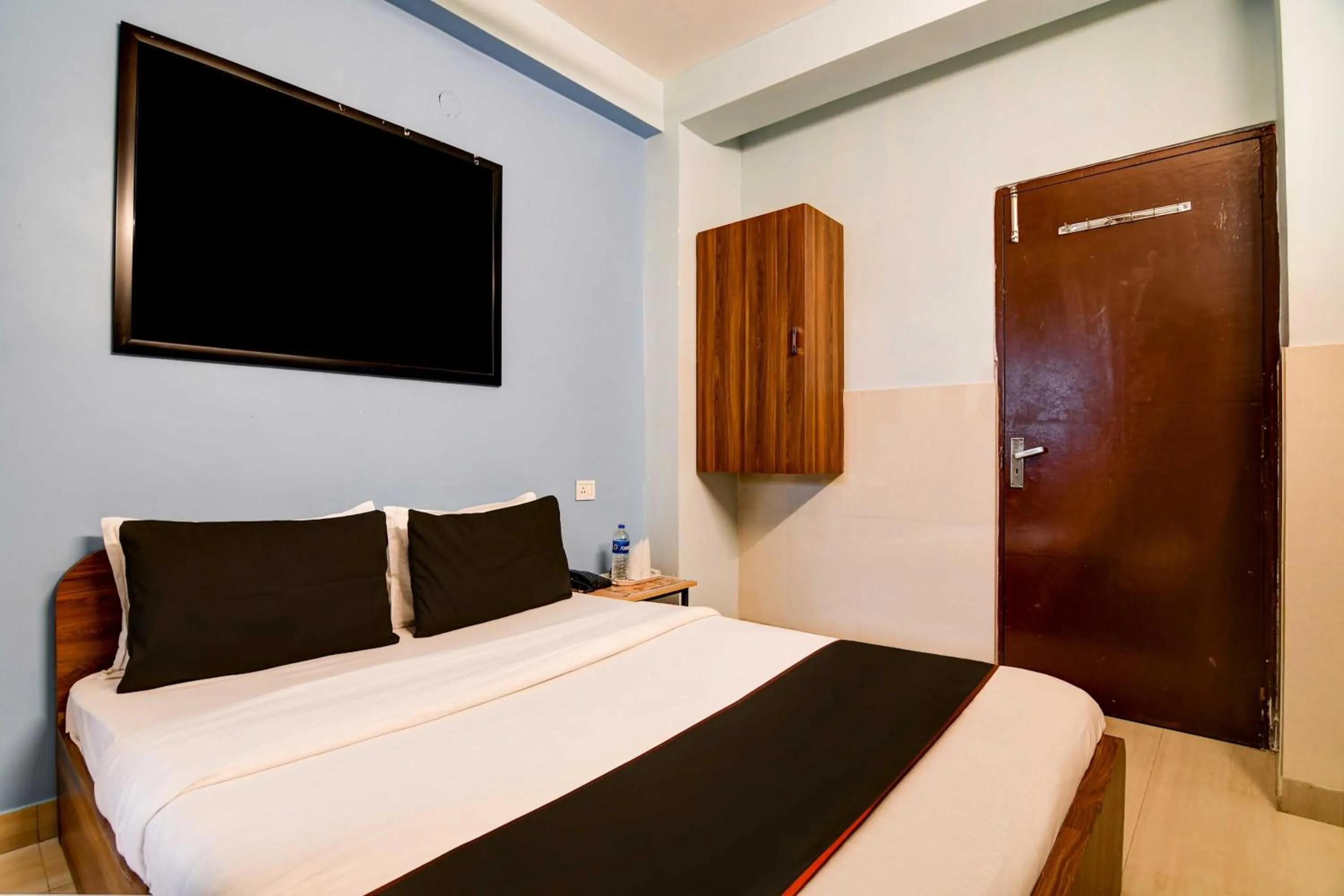 Bedroom, Bed in Super Hotel O New KOLKATA HOTEL