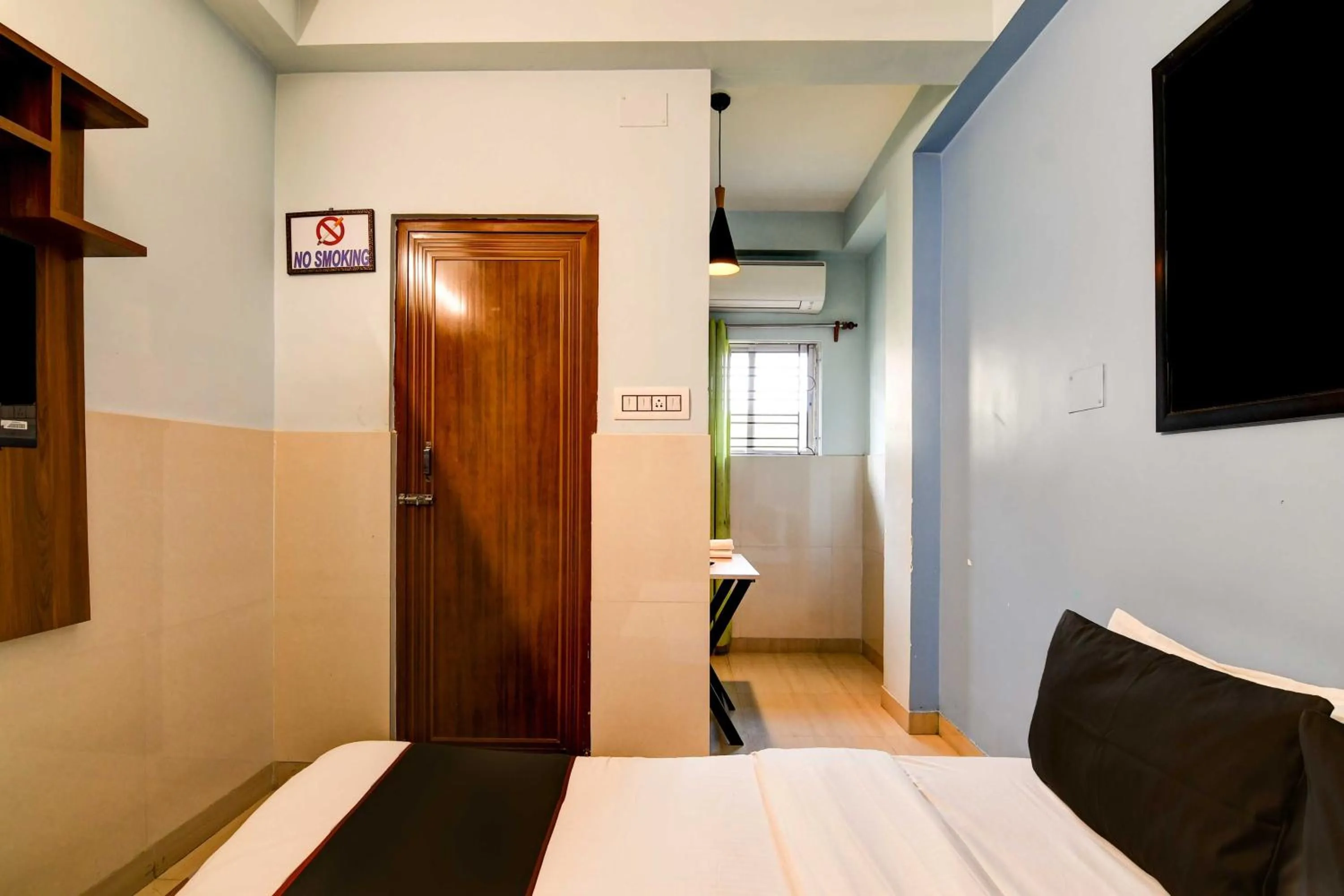 Bedroom, Bed in Super Hotel O New KOLKATA HOTEL