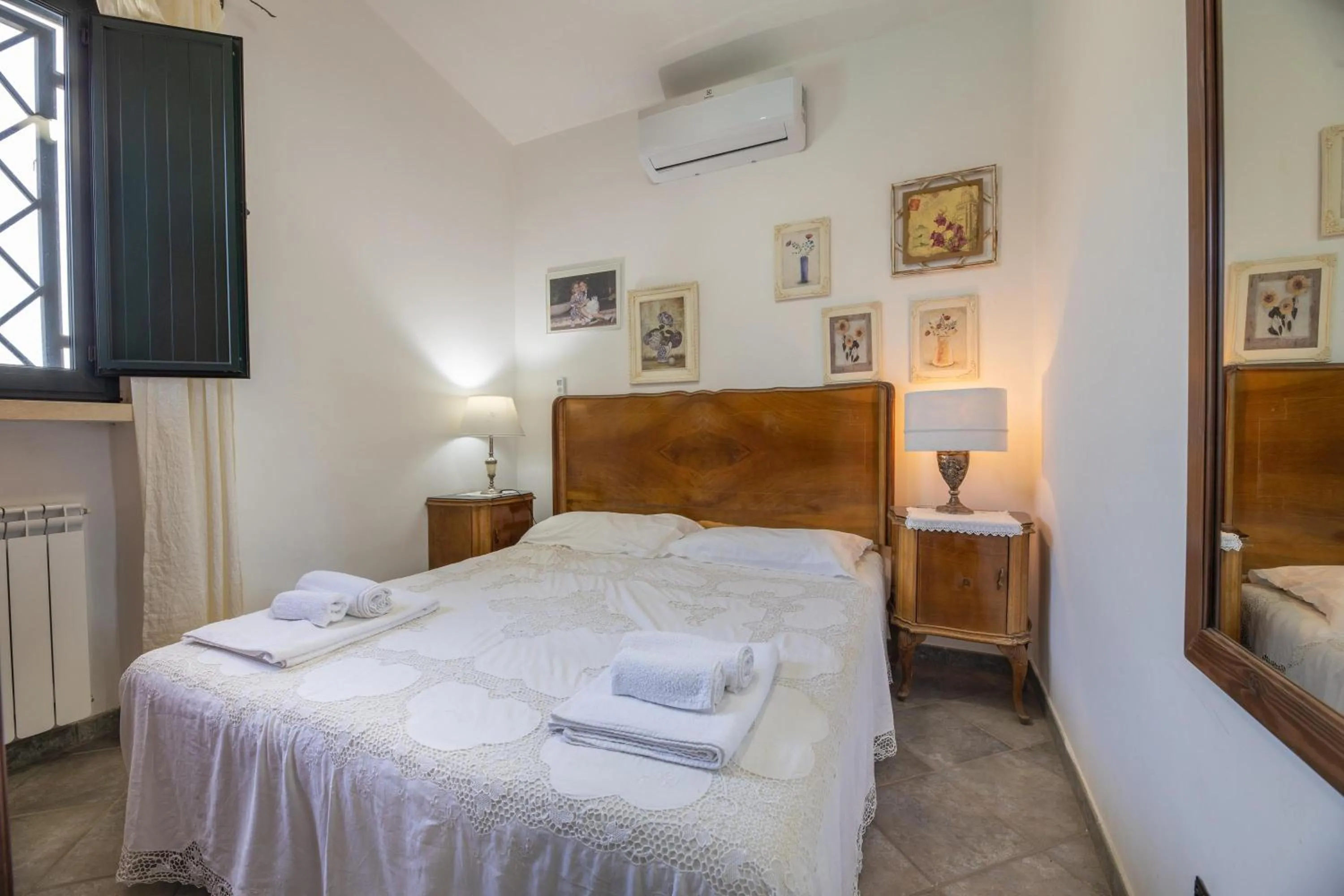 Bed in Villa Corallo