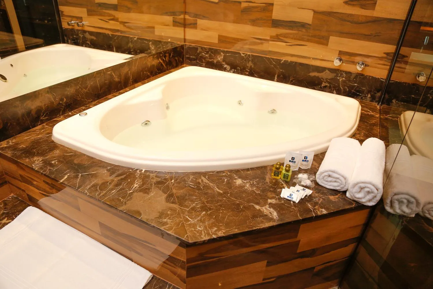 Hot Tub in ONE HOTEL