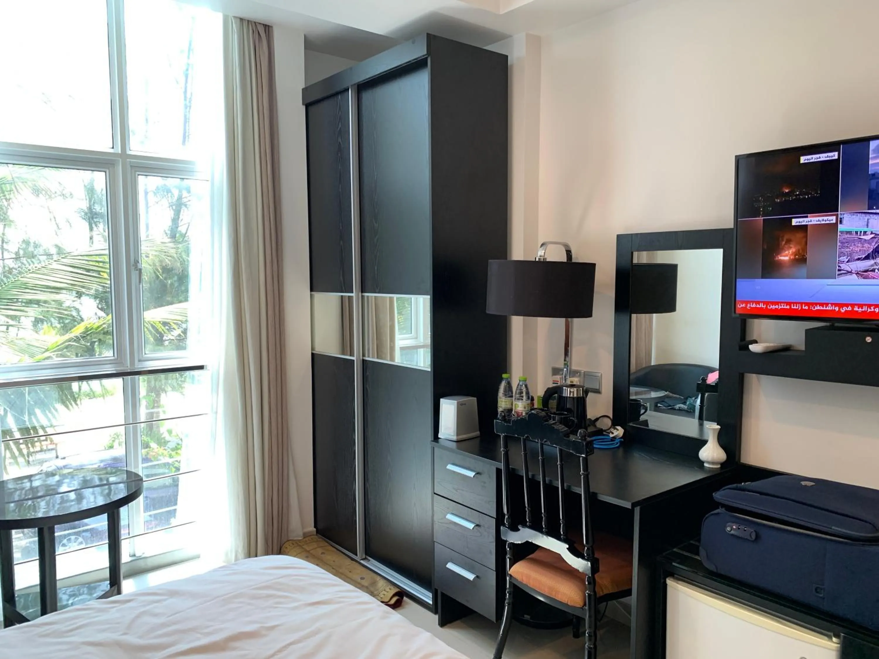 Communal lounge/ TV room, Bed in Rivethi Beach