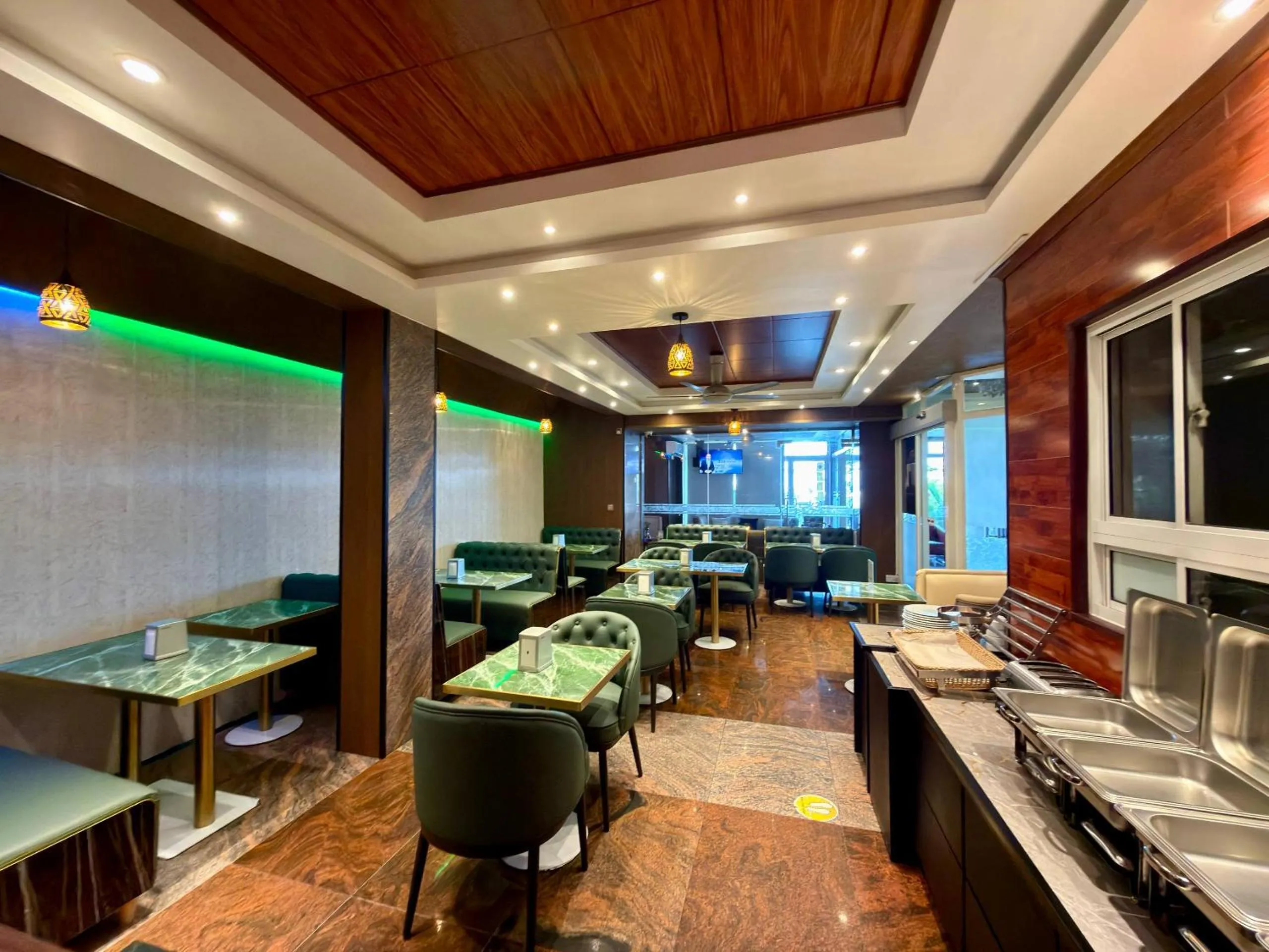 Restaurant/places to eat in Rivethi Beach