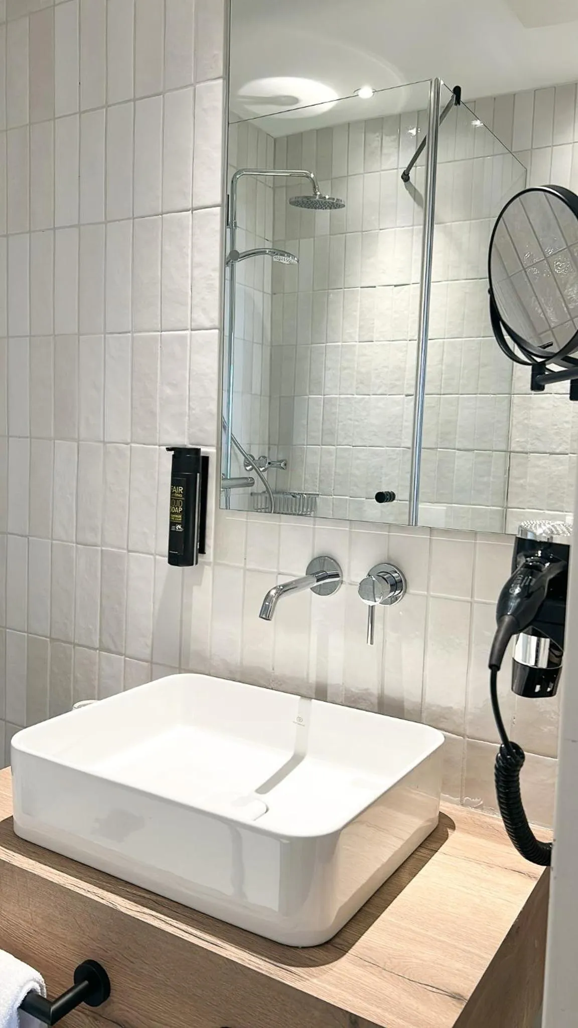 Bathroom in Hotel Berliner Hof by Coffee Fellows Hotels