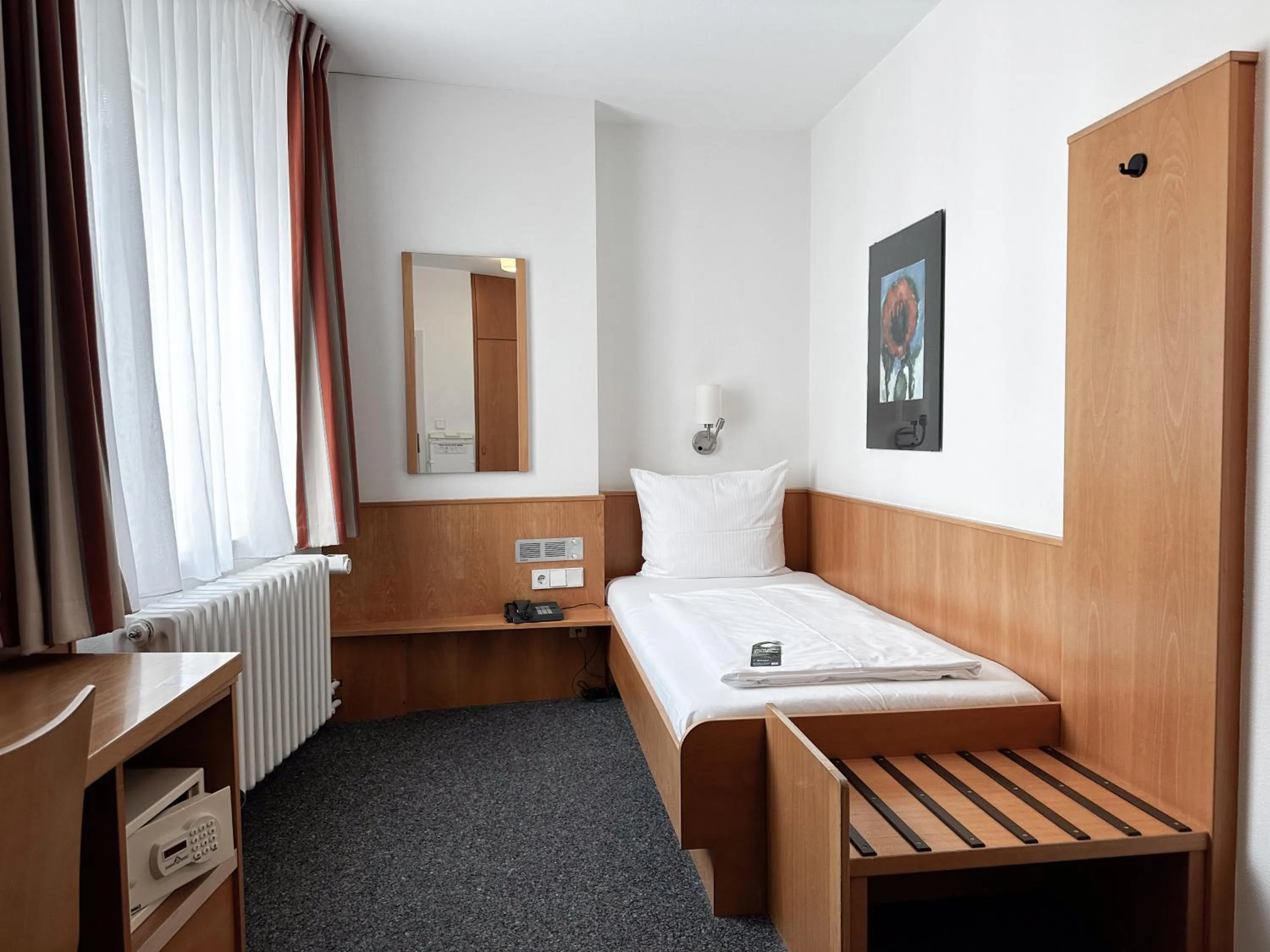Photo of the whole room, Bed in Hotel Berliner Hof by Coffee Fellows Hotels