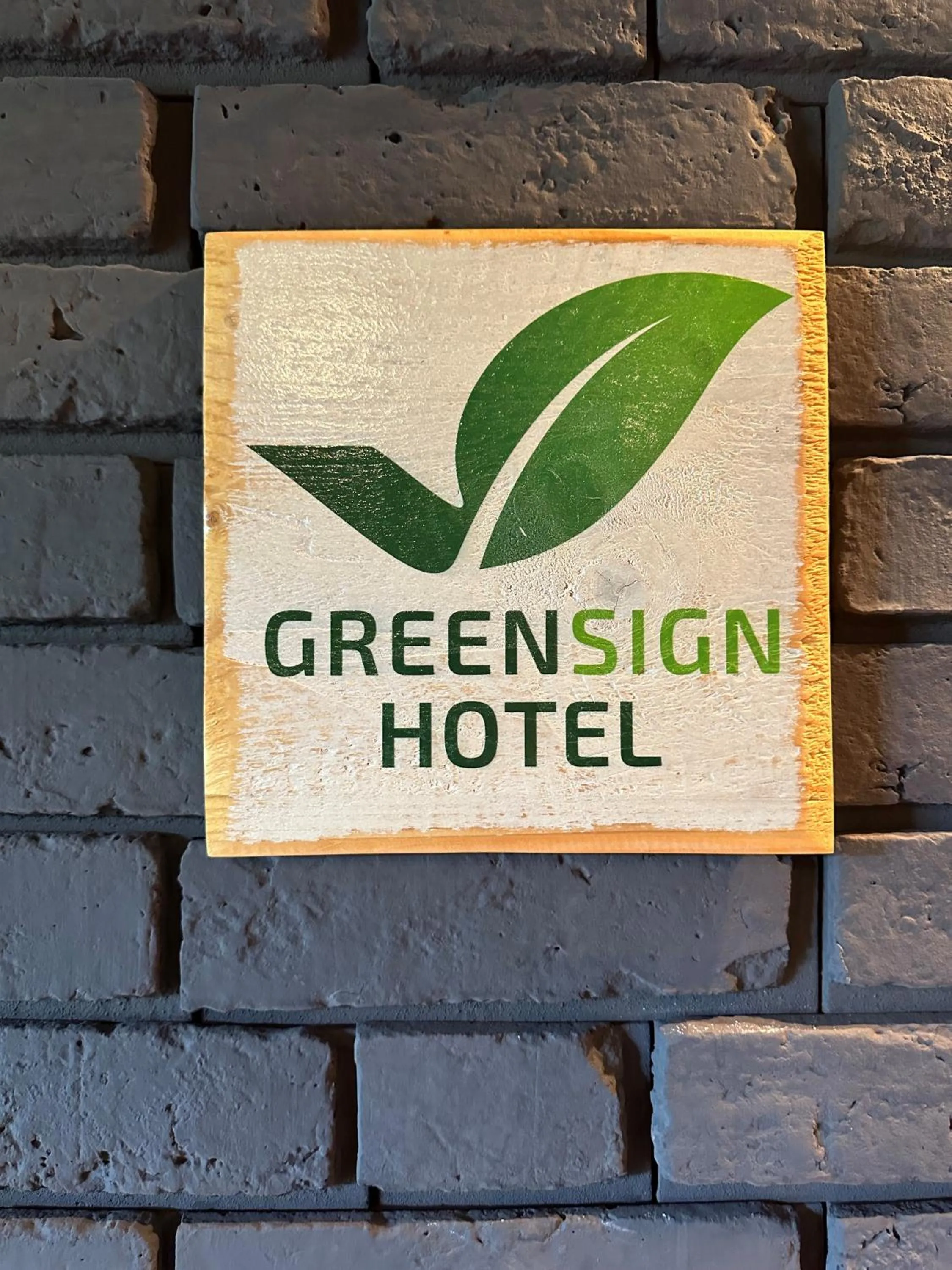 Facade/entrance in Hotel Berliner Hof by Coffee Fellows Hotels