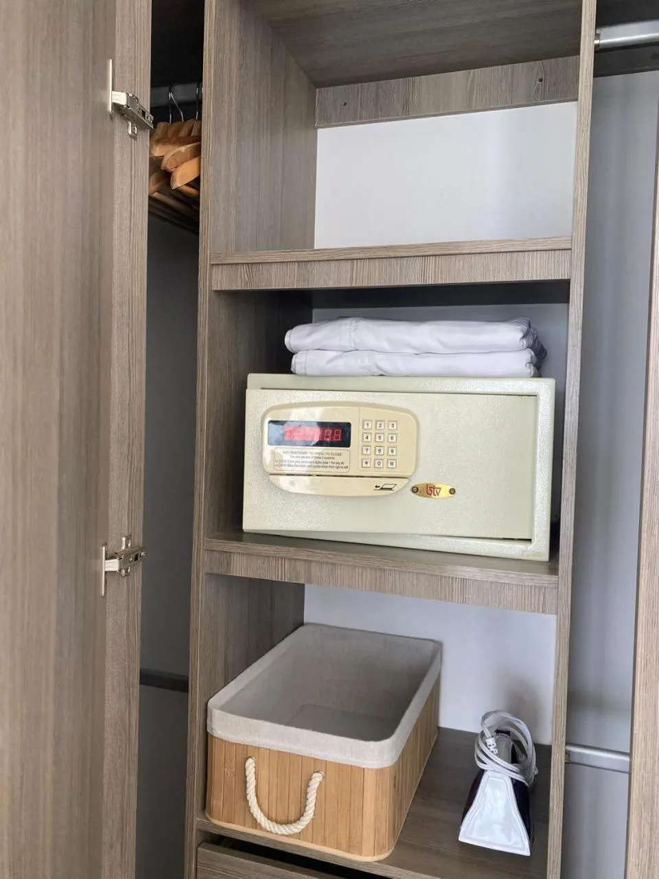 wardrobe in Apartamentos frente al mar en Morros City