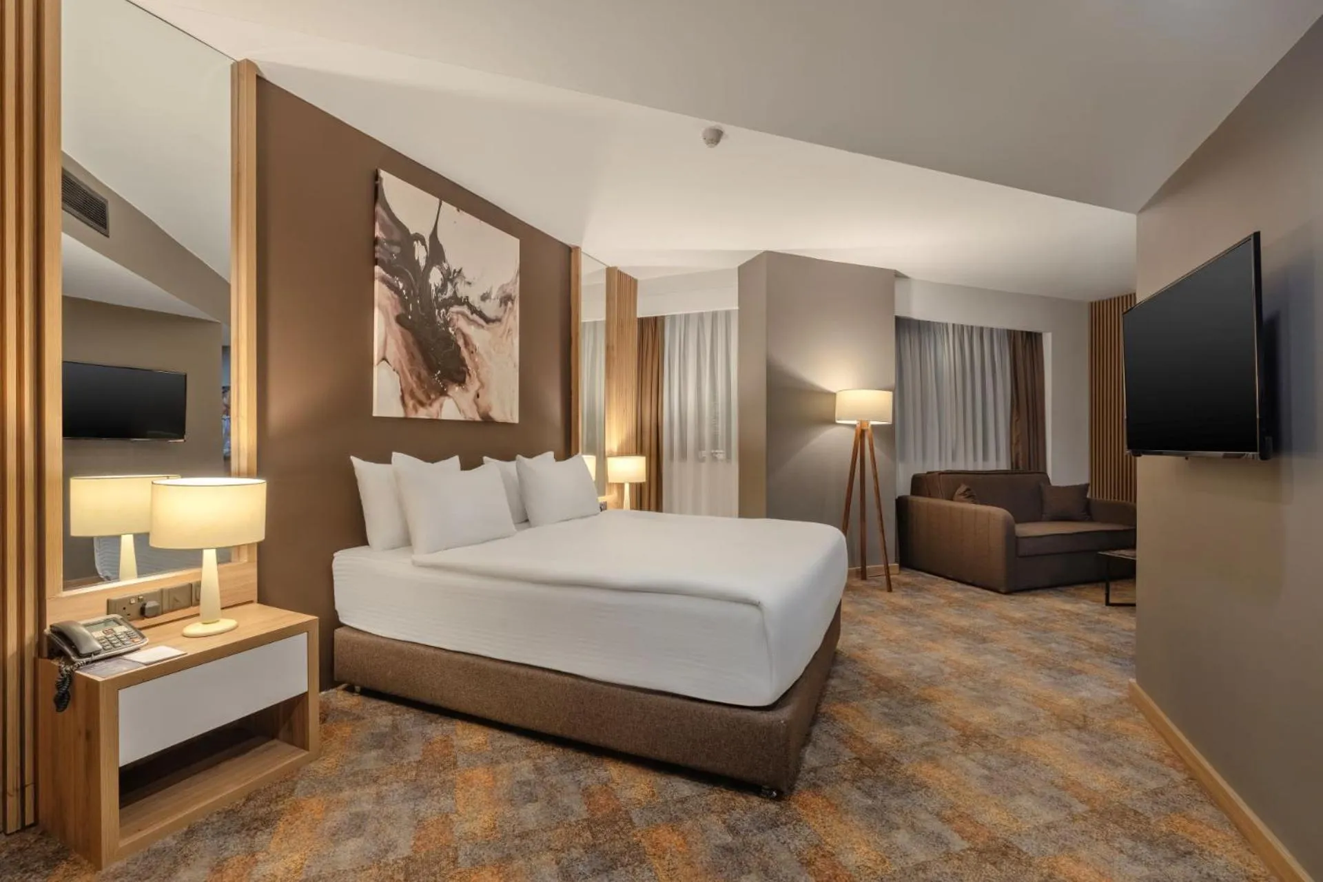 Bed in Grand Sapphire City Hotel