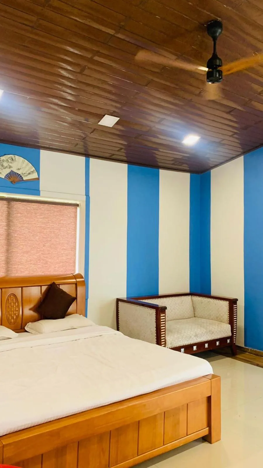 Bed in Oxygen Resorts Mahabaleshwar