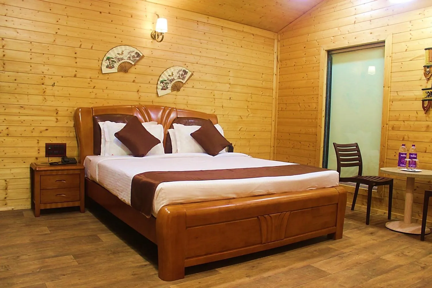 Bed in Oxygen Resorts Mahabaleshwar