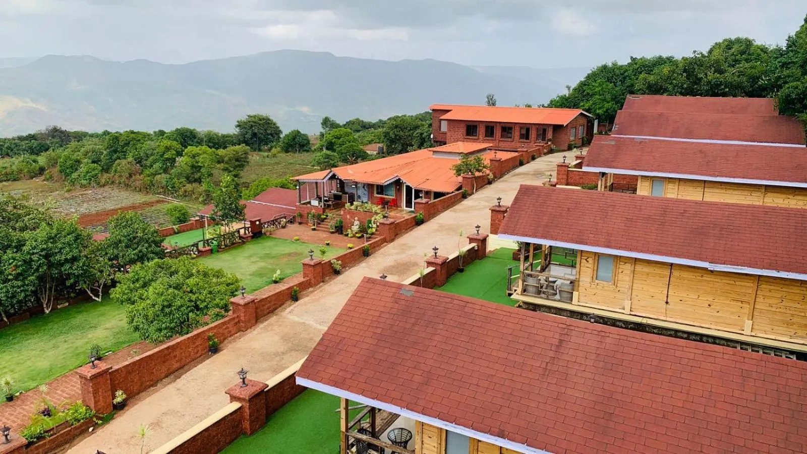 Mountain view in Oxygen Resorts Mahabaleshwar