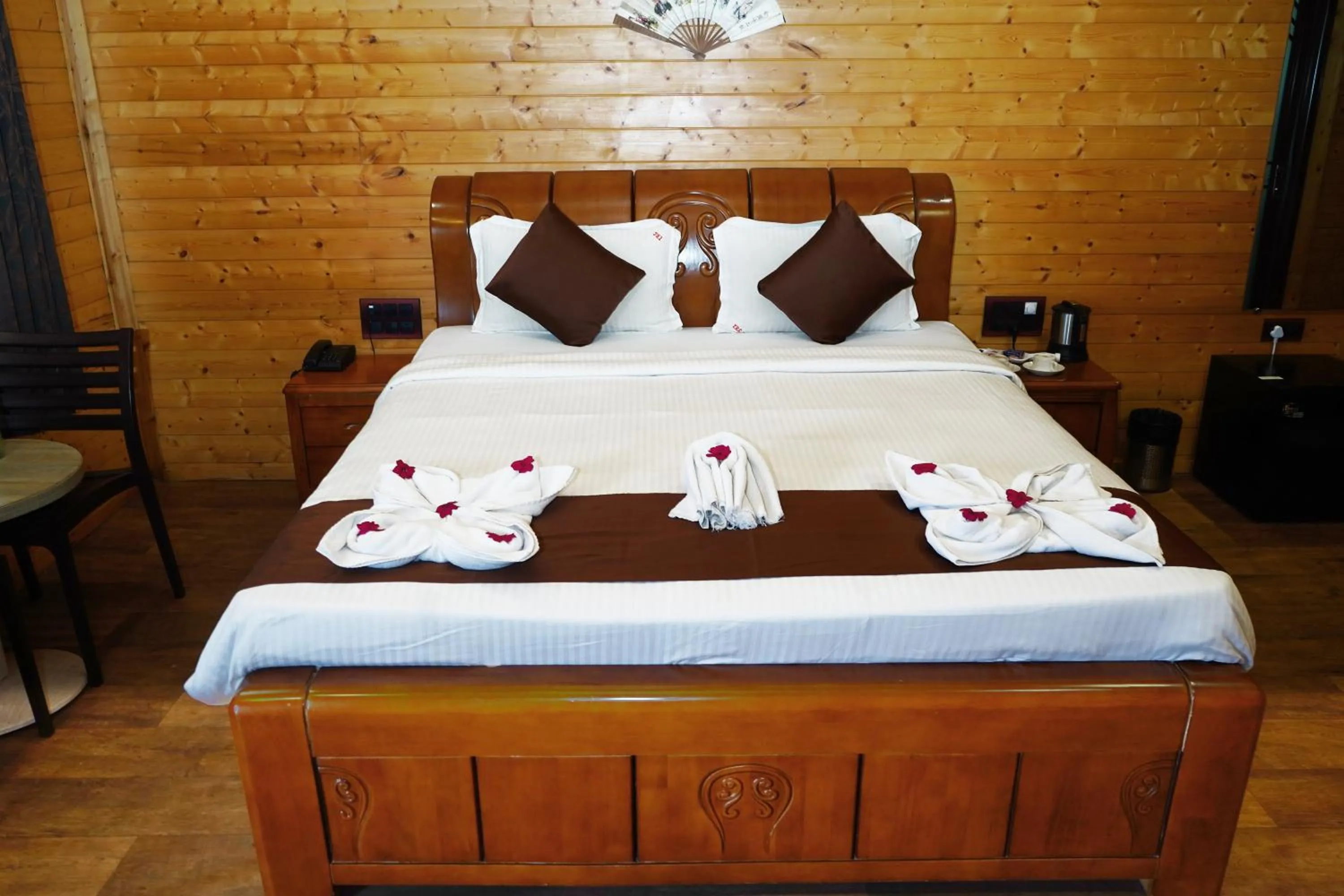 Bed in Oxygen Resorts Mahabaleshwar