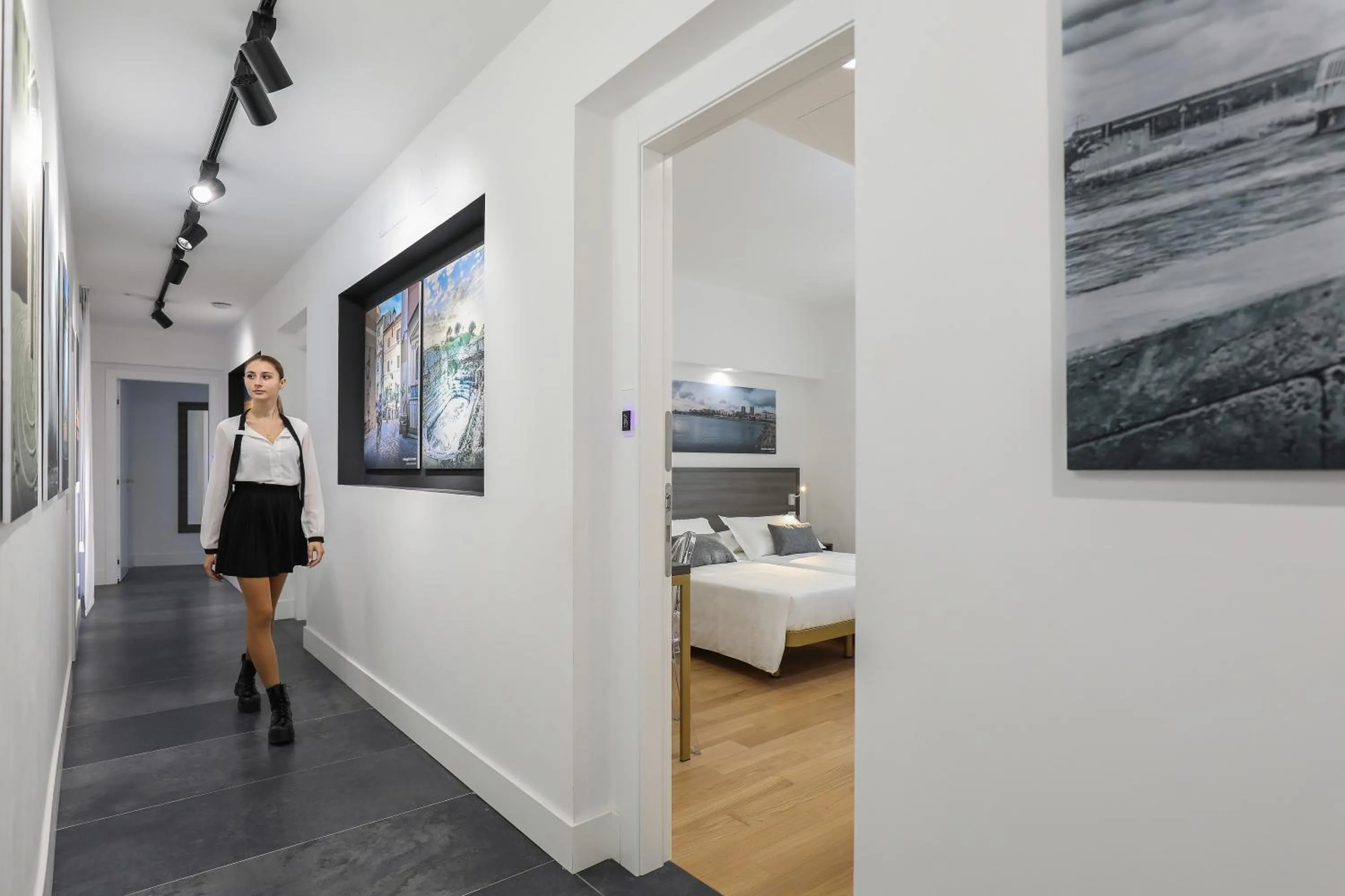 People, Bed in Gallery Suite