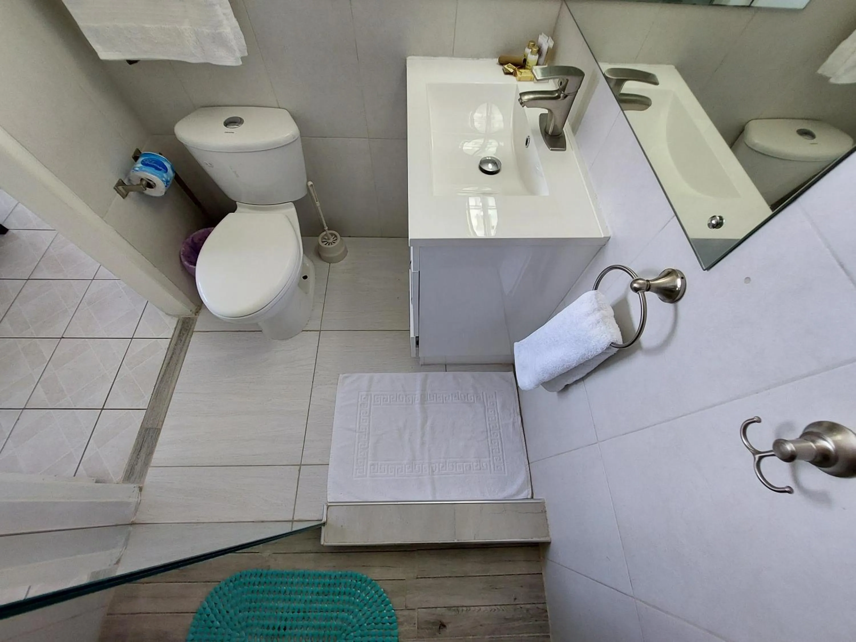 Bathroom in Contemporary Ocean view 2bed Carib Ocho Rios Condo
