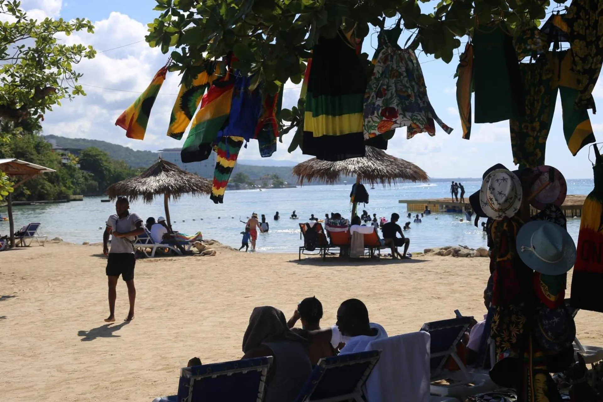 Beach in Contemporary Ocean view 2bed Carib Ocho Rios Condo