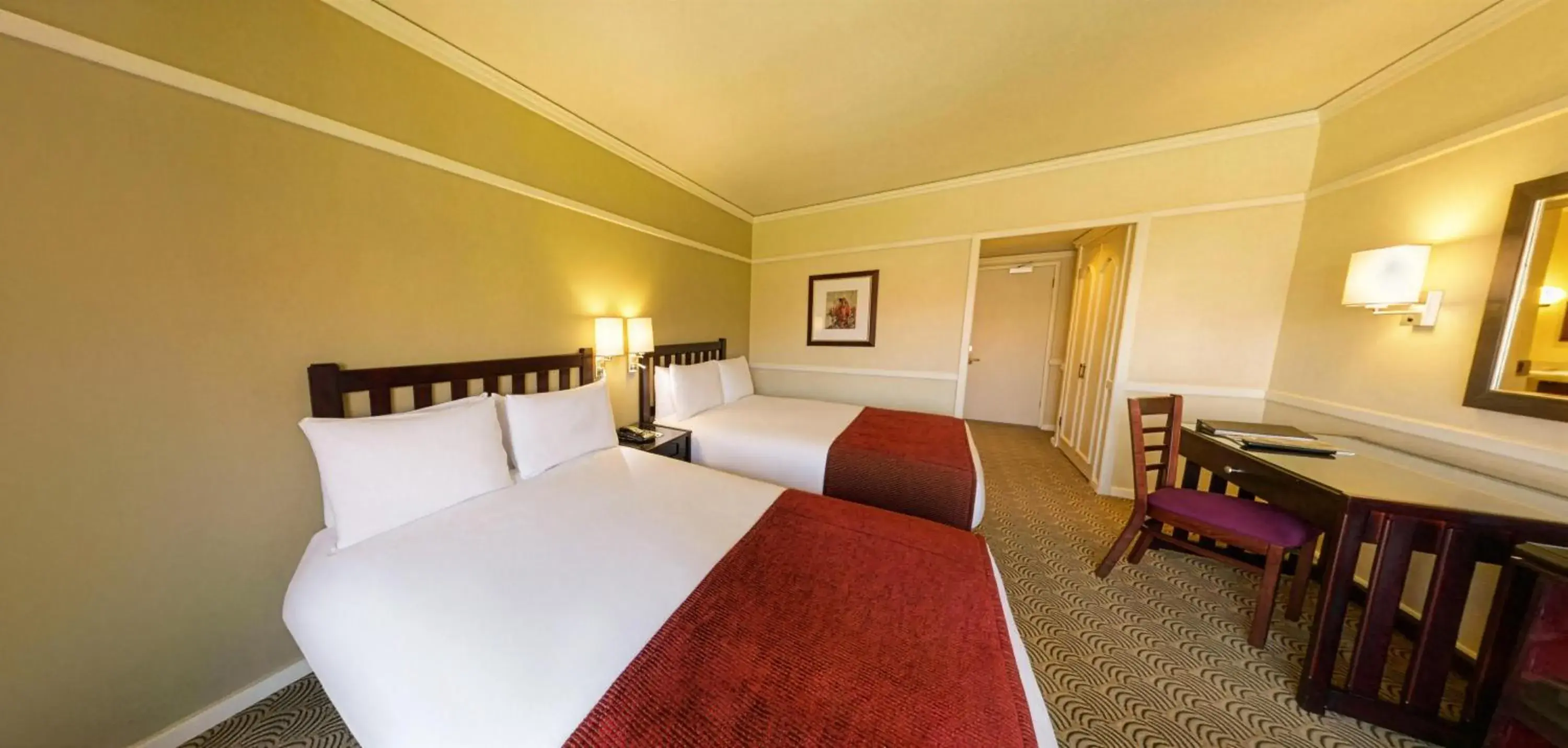 Standard Double Room Smoking in Southern Sun Bloemfontein Standard Double Room Smoking in Southern Sun Bloemfontein