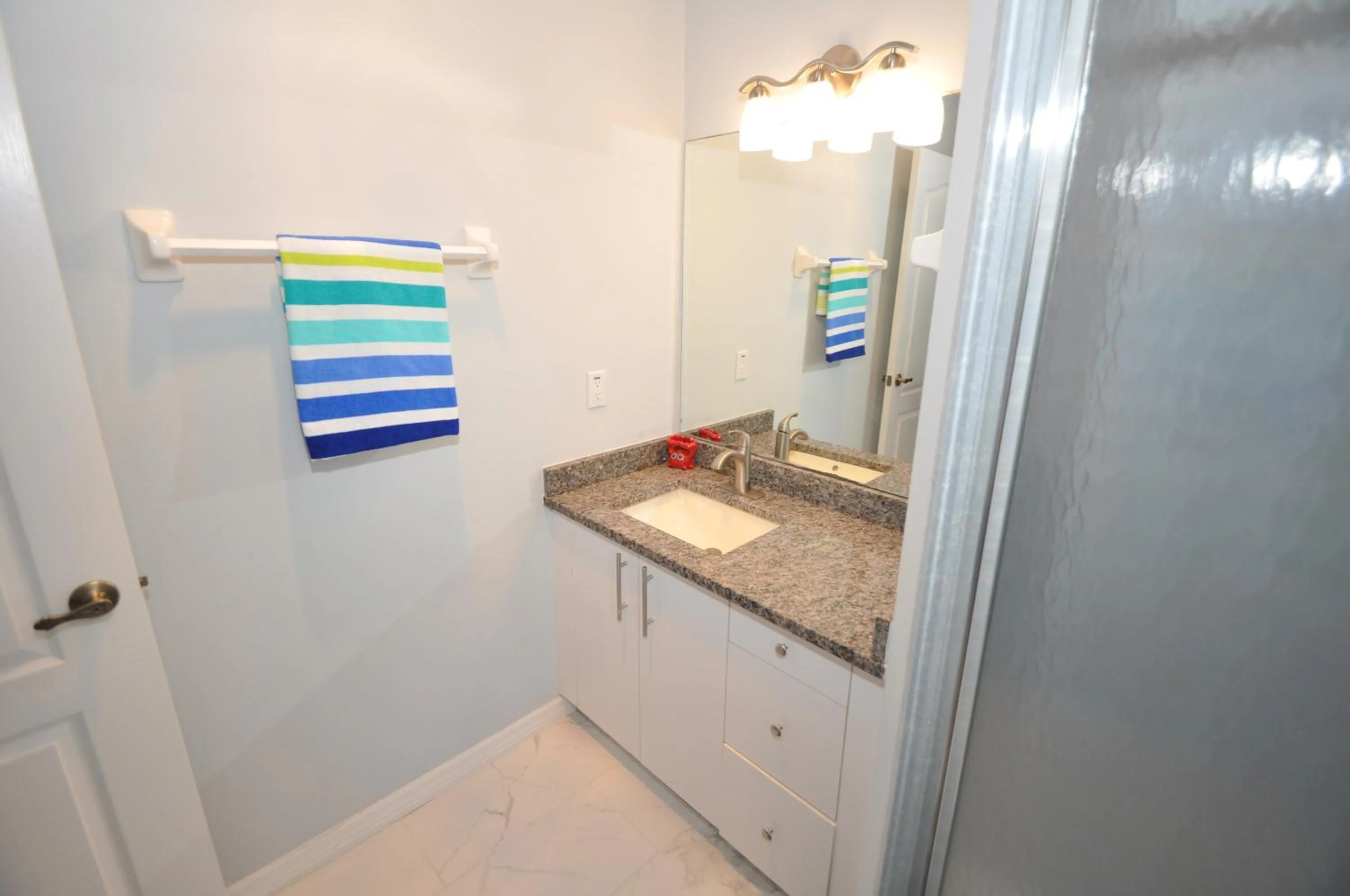 Sunset Bay Beautiful Pool Home - Bring Your Boat or Jet Ski - Canal with Dock- Sleeps 10 - 4 BD