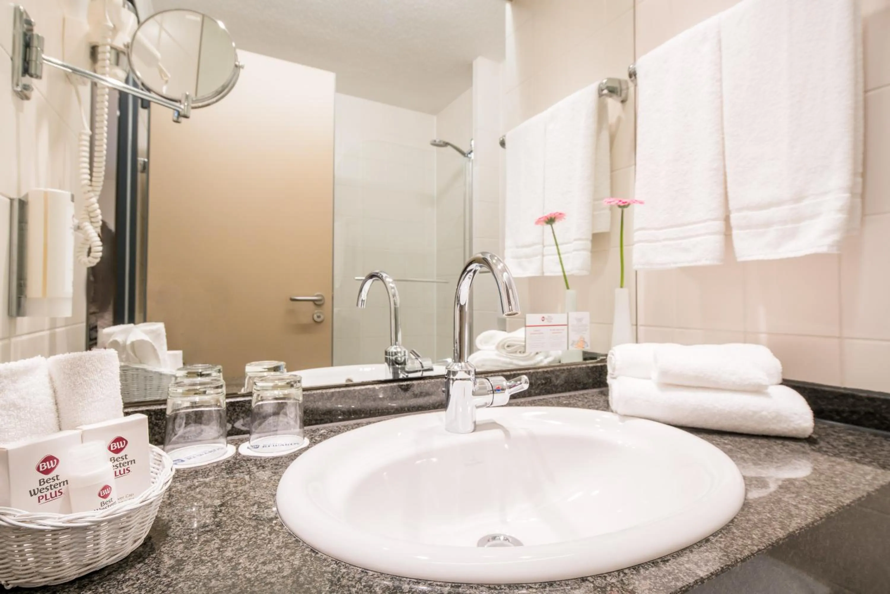 Bathroom in Best Western Plus Hotel Am Schlossberg