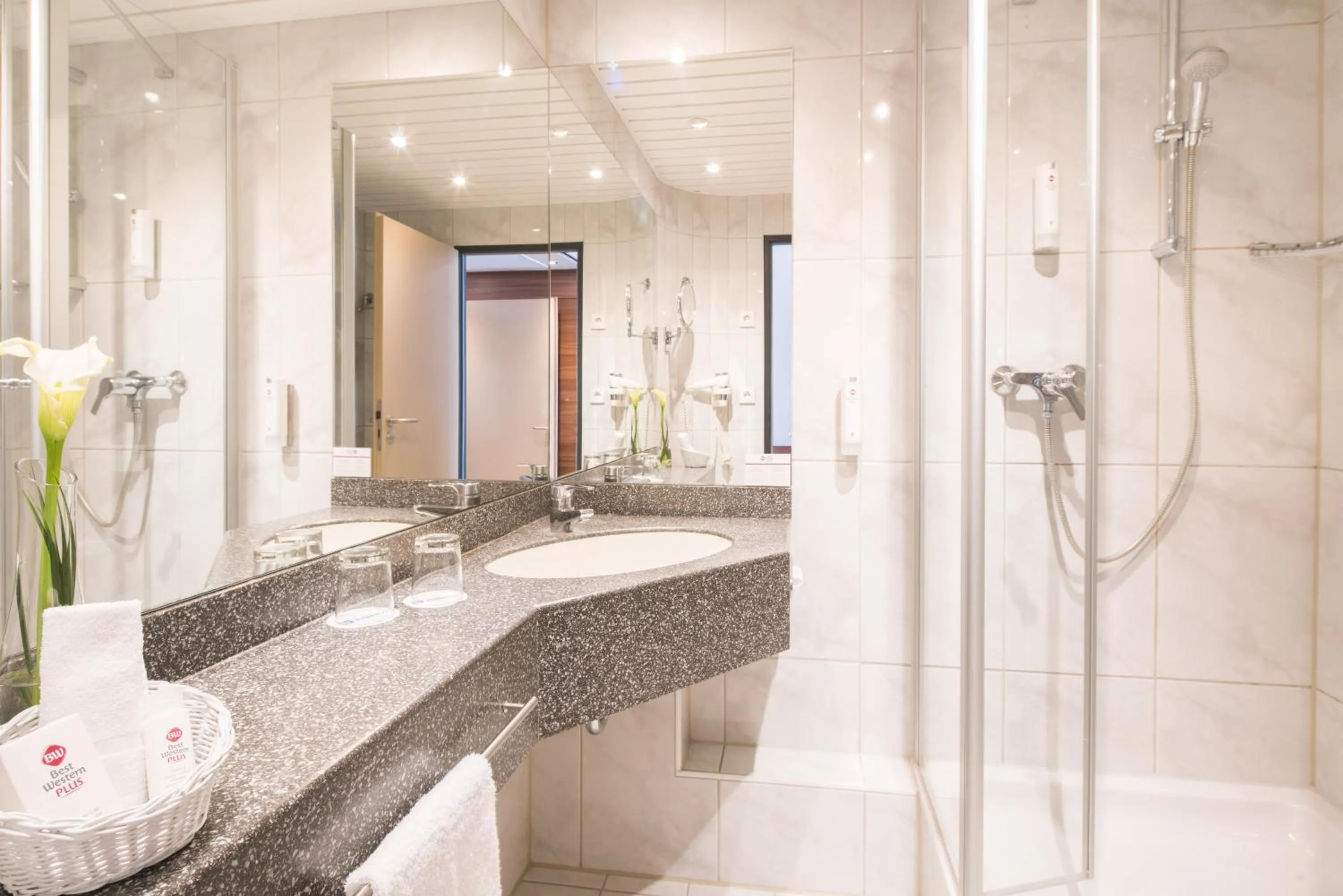 Bathroom in Best Western Plus Hotel Am Schlossberg