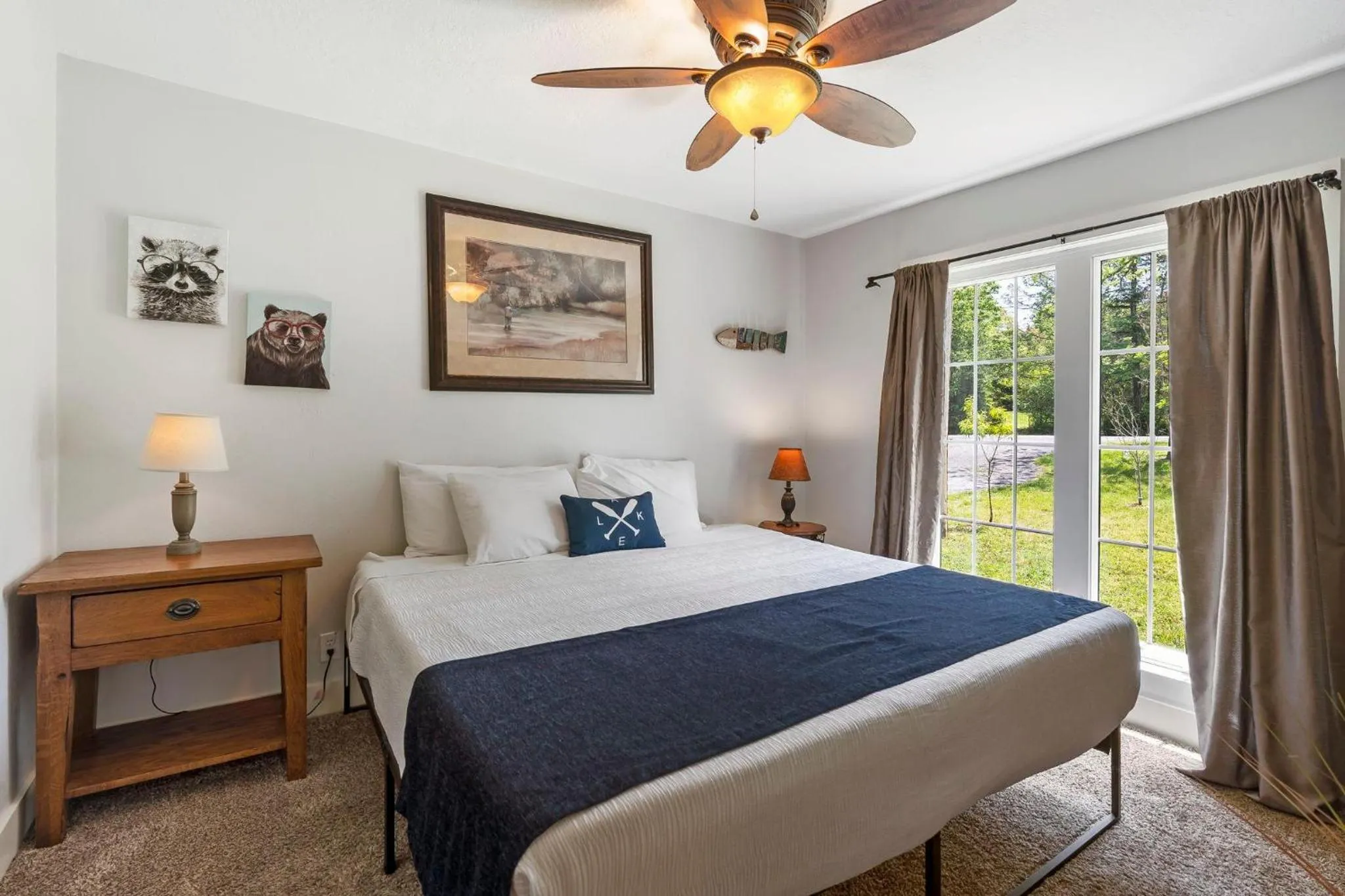 Lake Escape Lakefront Lodge at Red Bud Cove