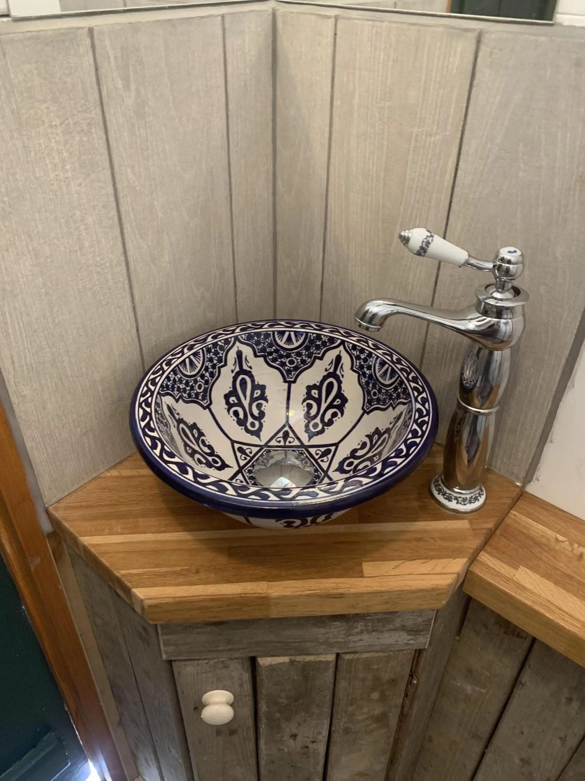 Bathroom in Truly Kentish Holiday Lets