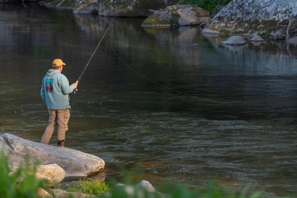 Geneva Hotel & Tiki Bar