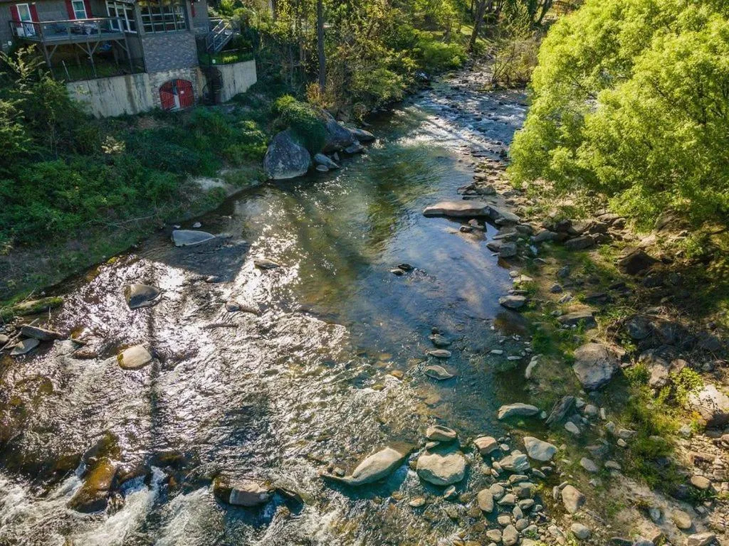 River view in Geneva Hotel & Tiki Bar