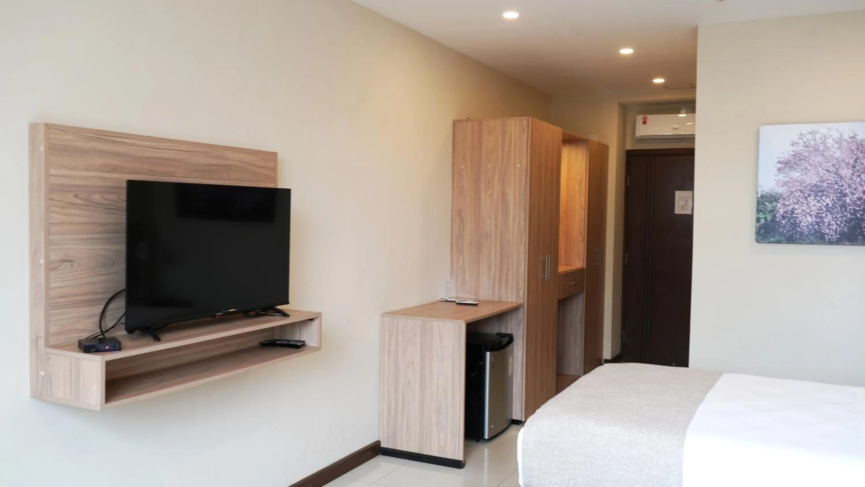 TV and multimedia, Bed in Chairu Eco Hotel