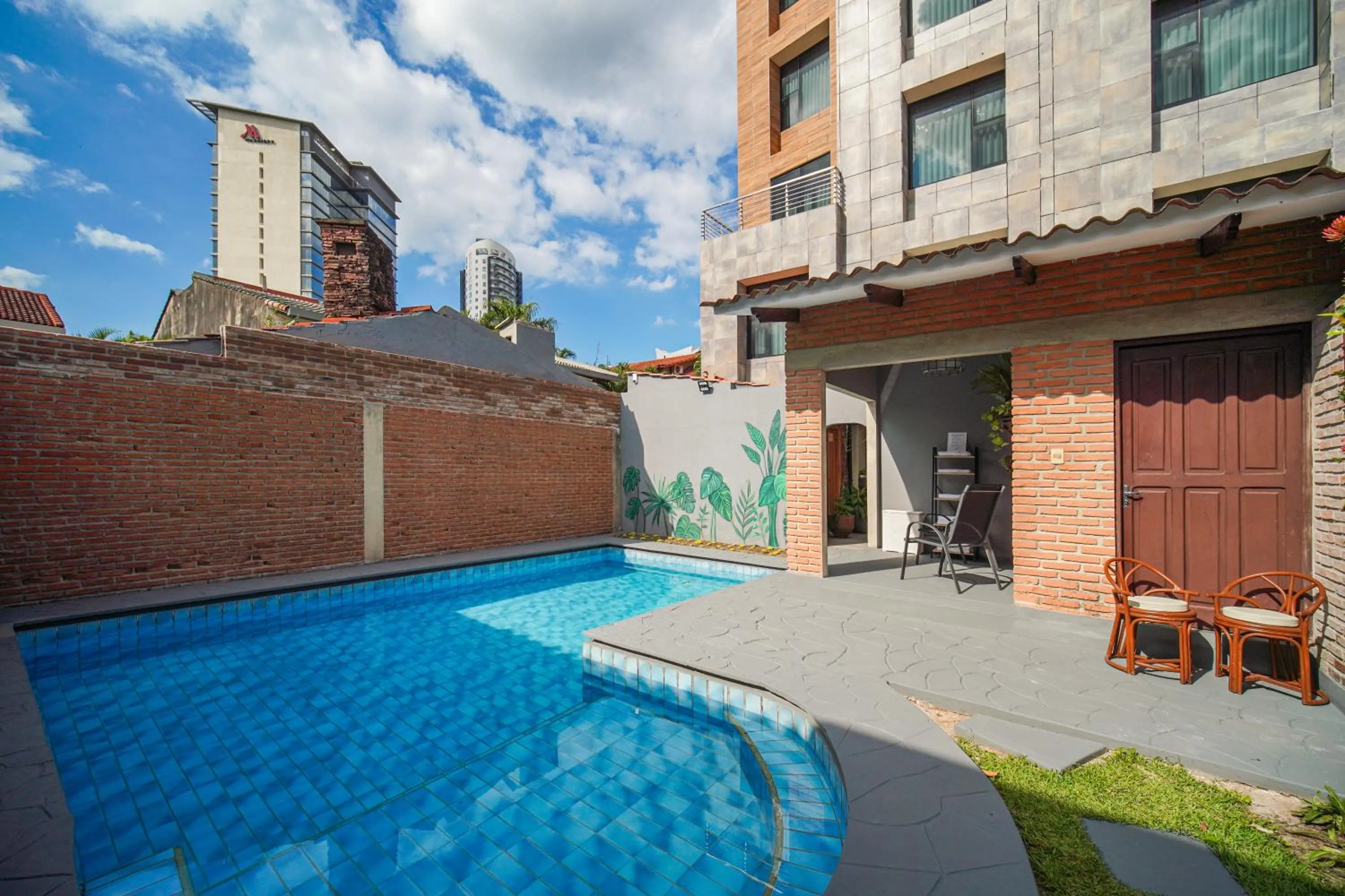 Swimming pool in Chairu Eco Hotel