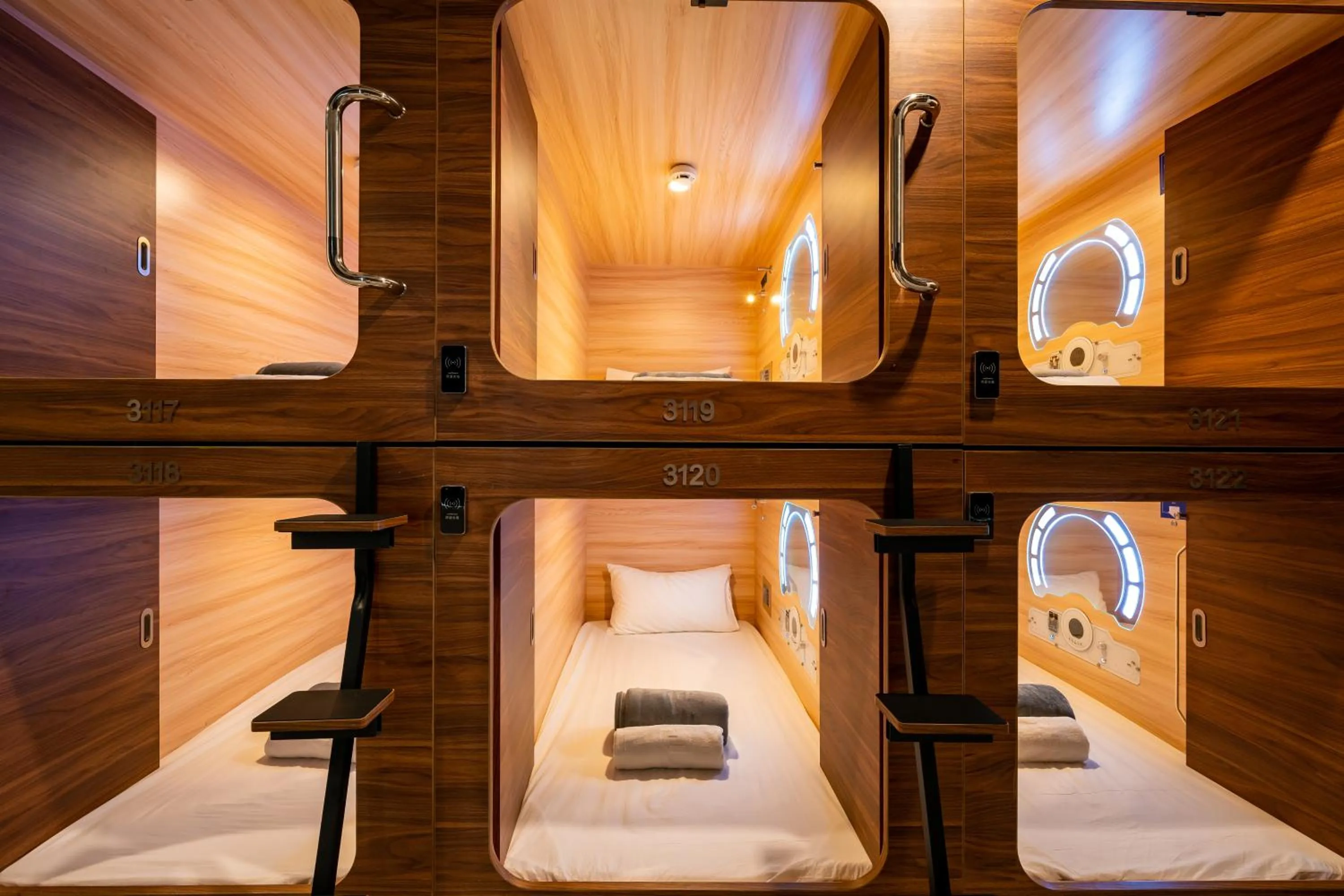 Bedroom, Bed in Jpod Capsule Hotel
