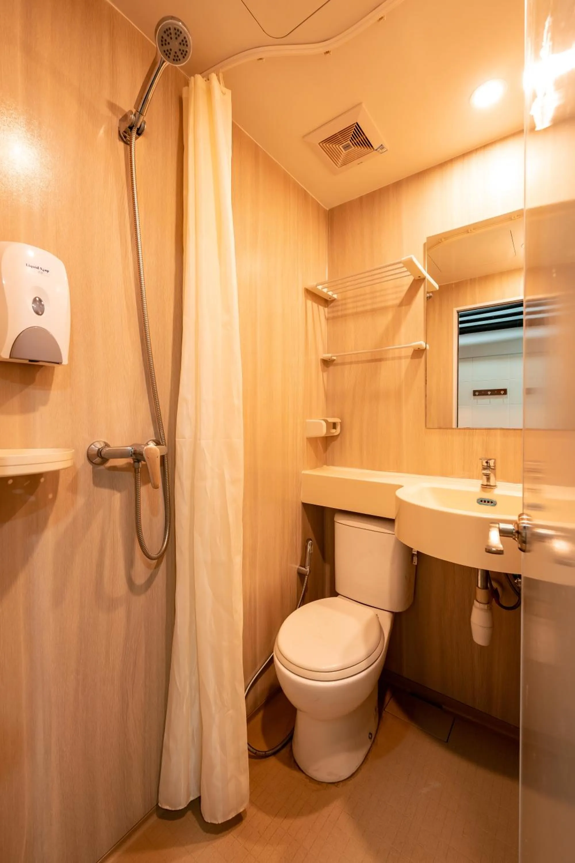 Shower in Jpod Capsule Hotel