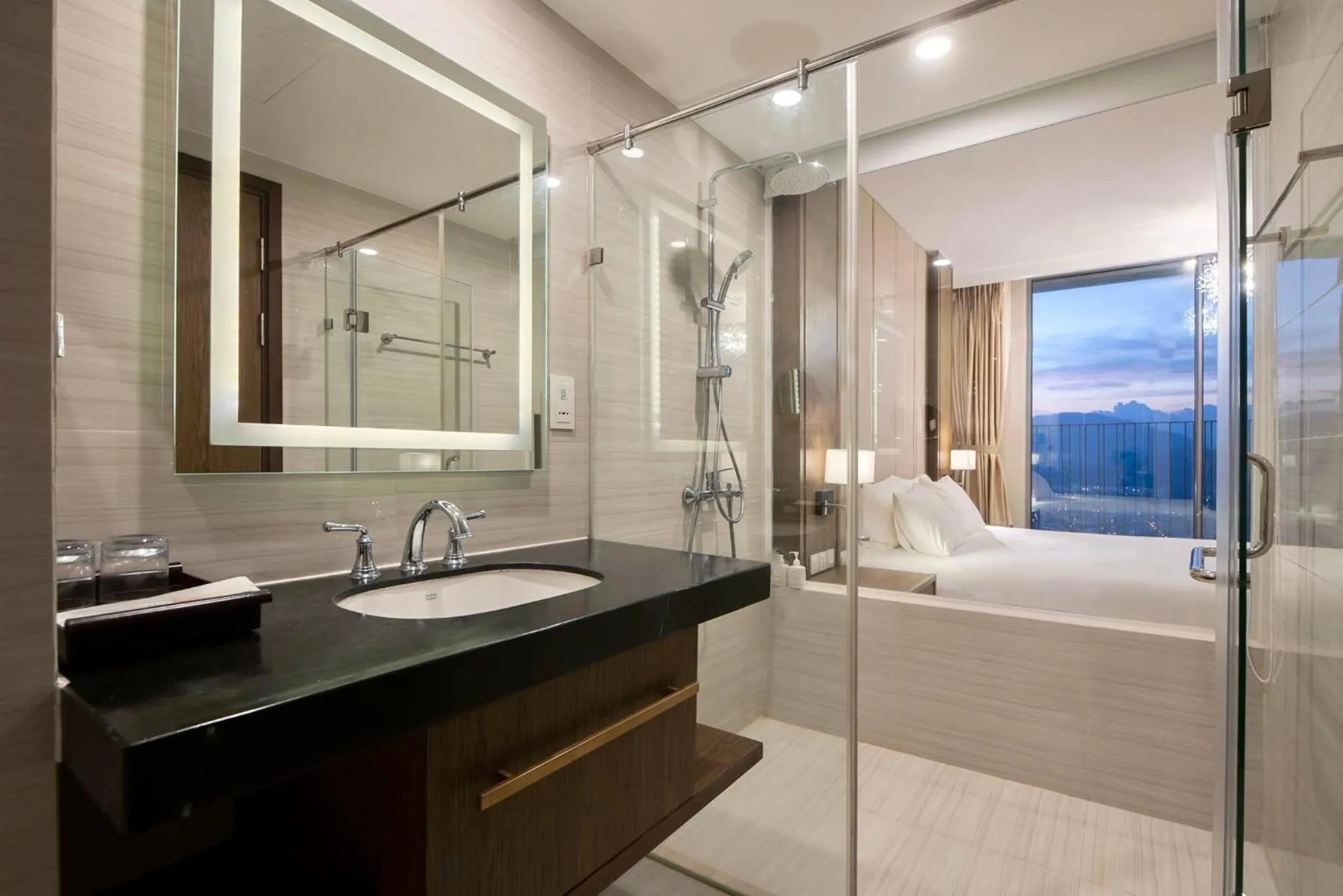 RIS Panorama Condotel