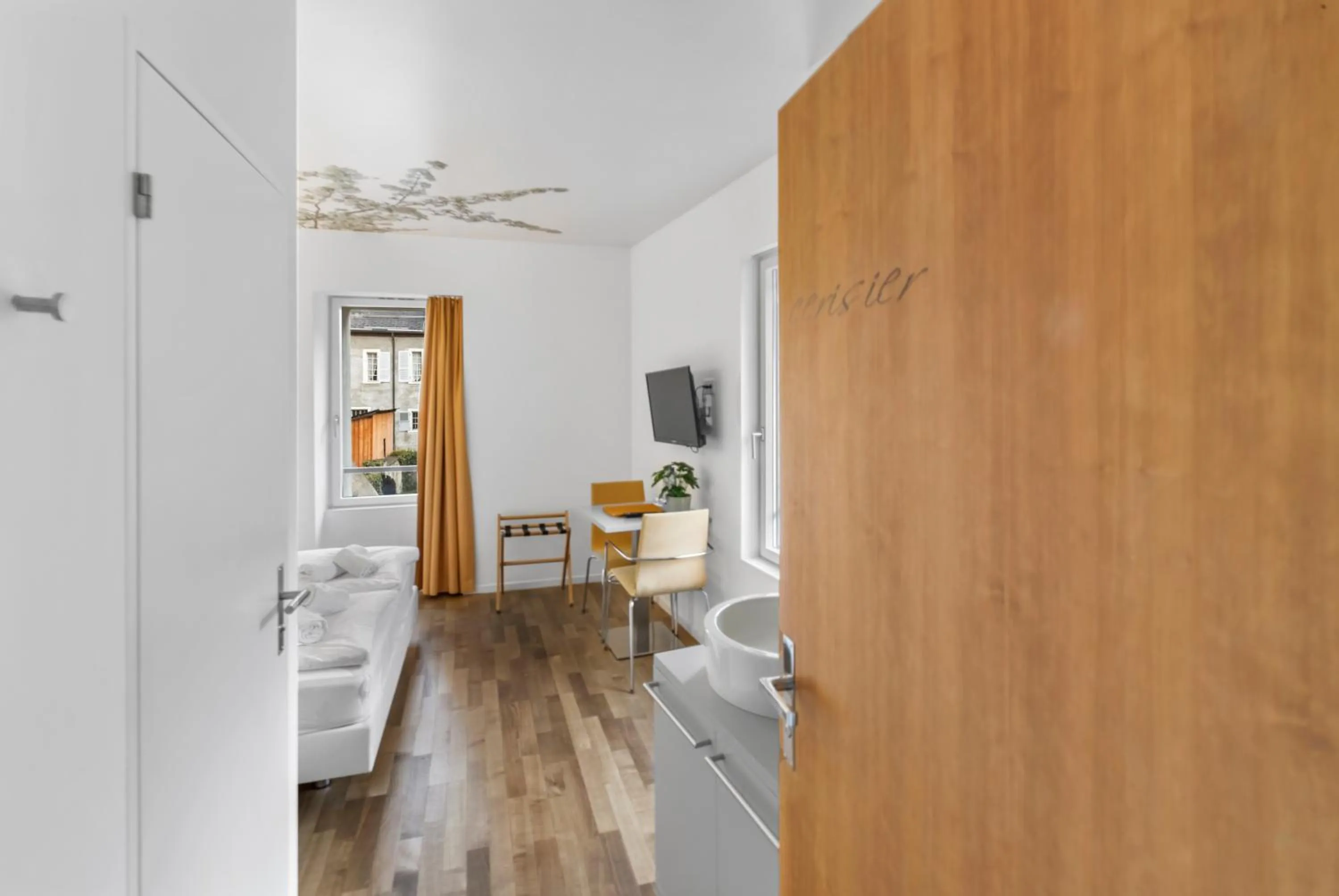 Photo of the whole room in Hôtel de la Poste Sierre