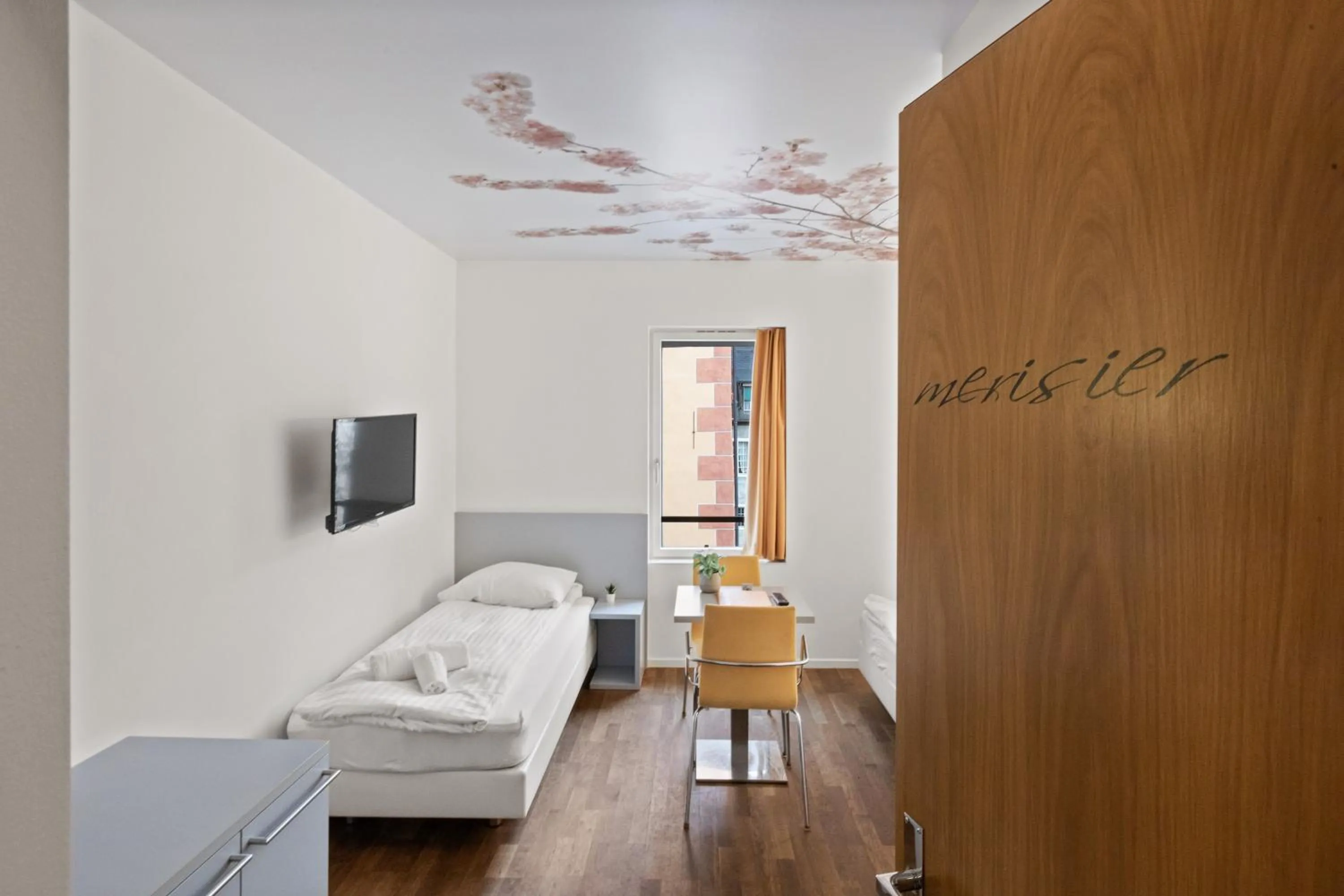 Bed in Hôtel de la Poste Sierre