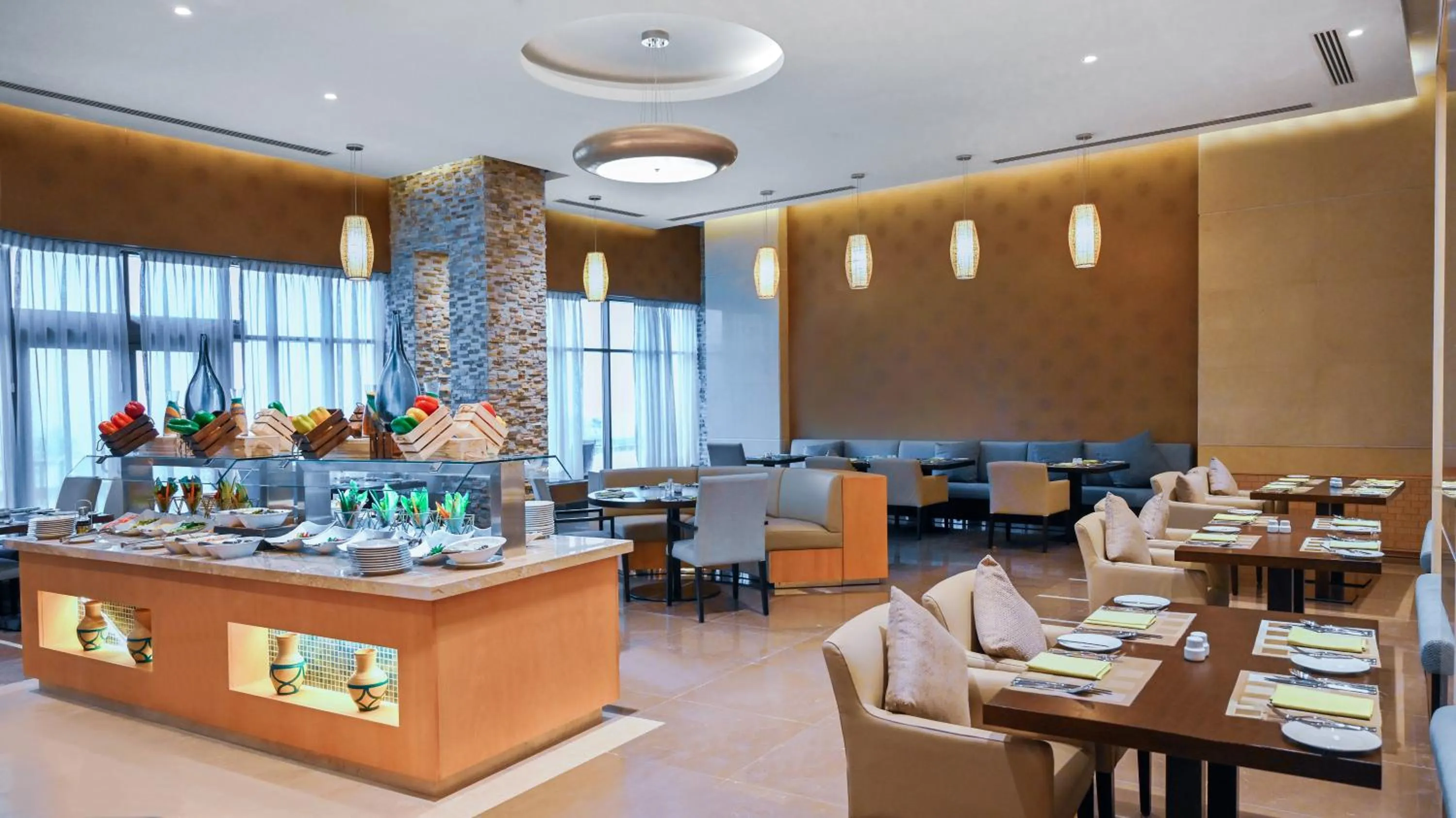 Restaurant/places to eat in Grand Millennium Gizan