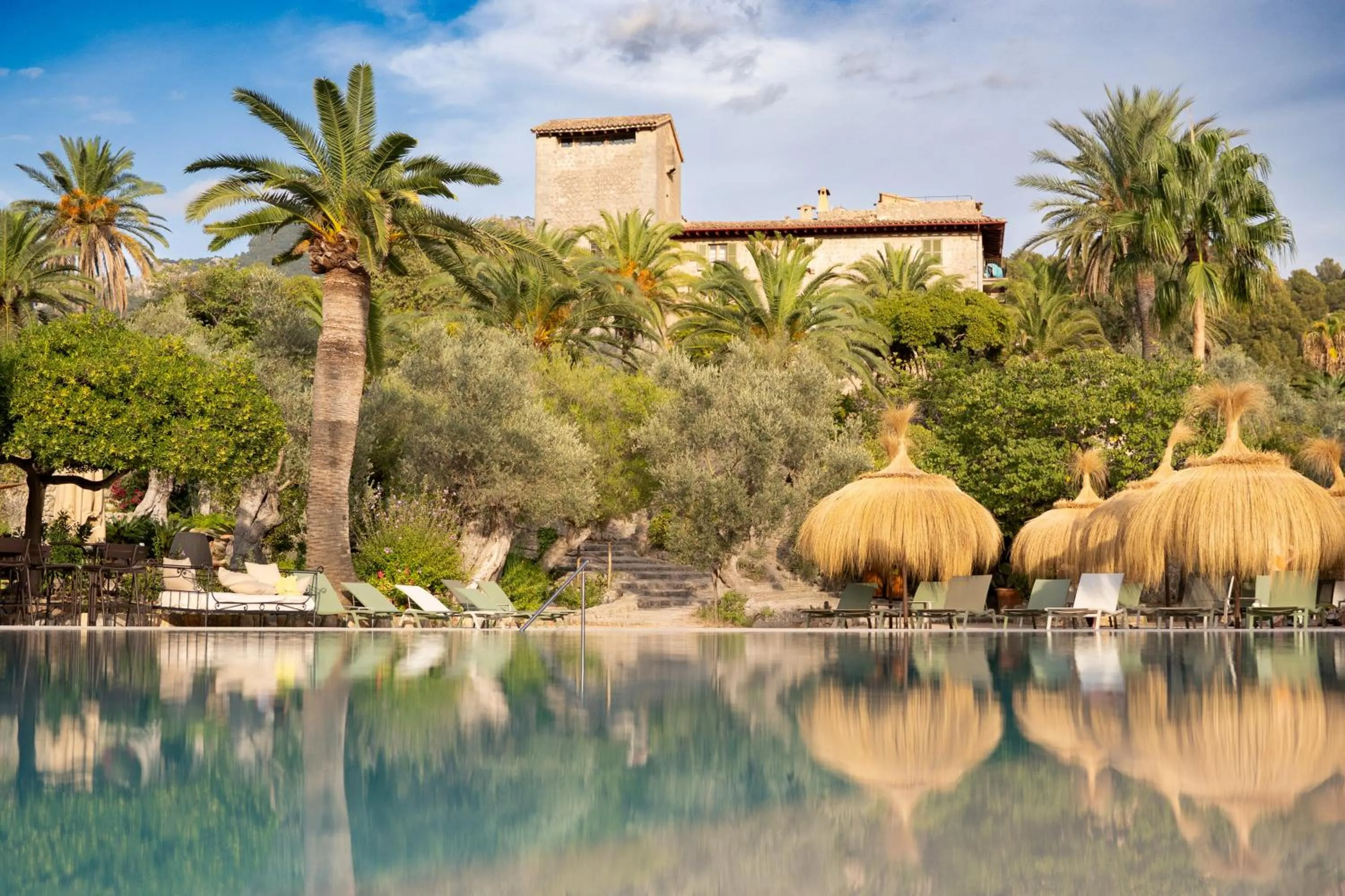Pool view in Hotel Es Port
