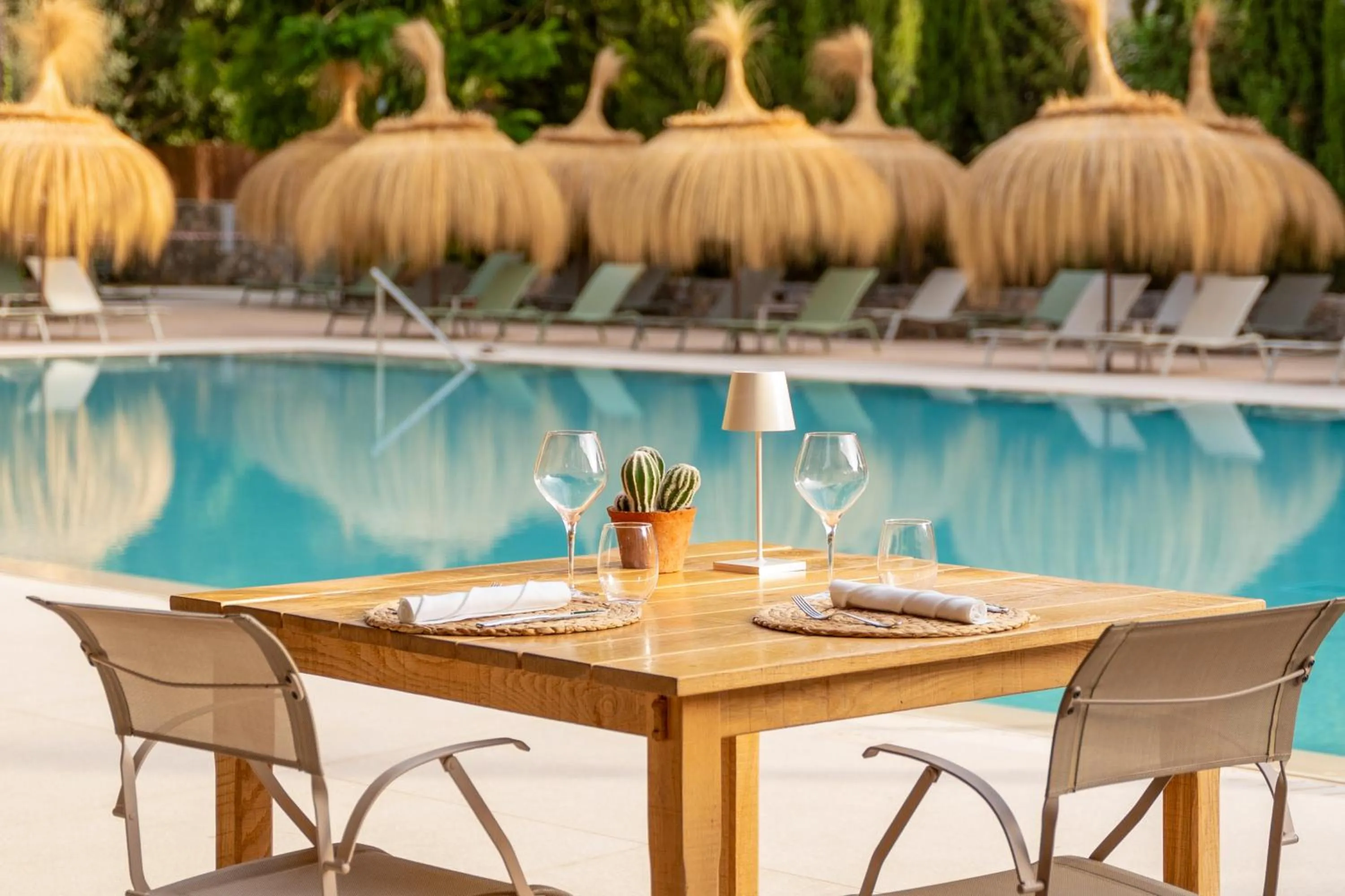 Swimming pool in Hotel Es Port