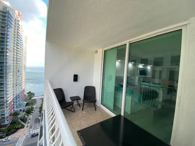 Elite Brickell Studio on the Bay