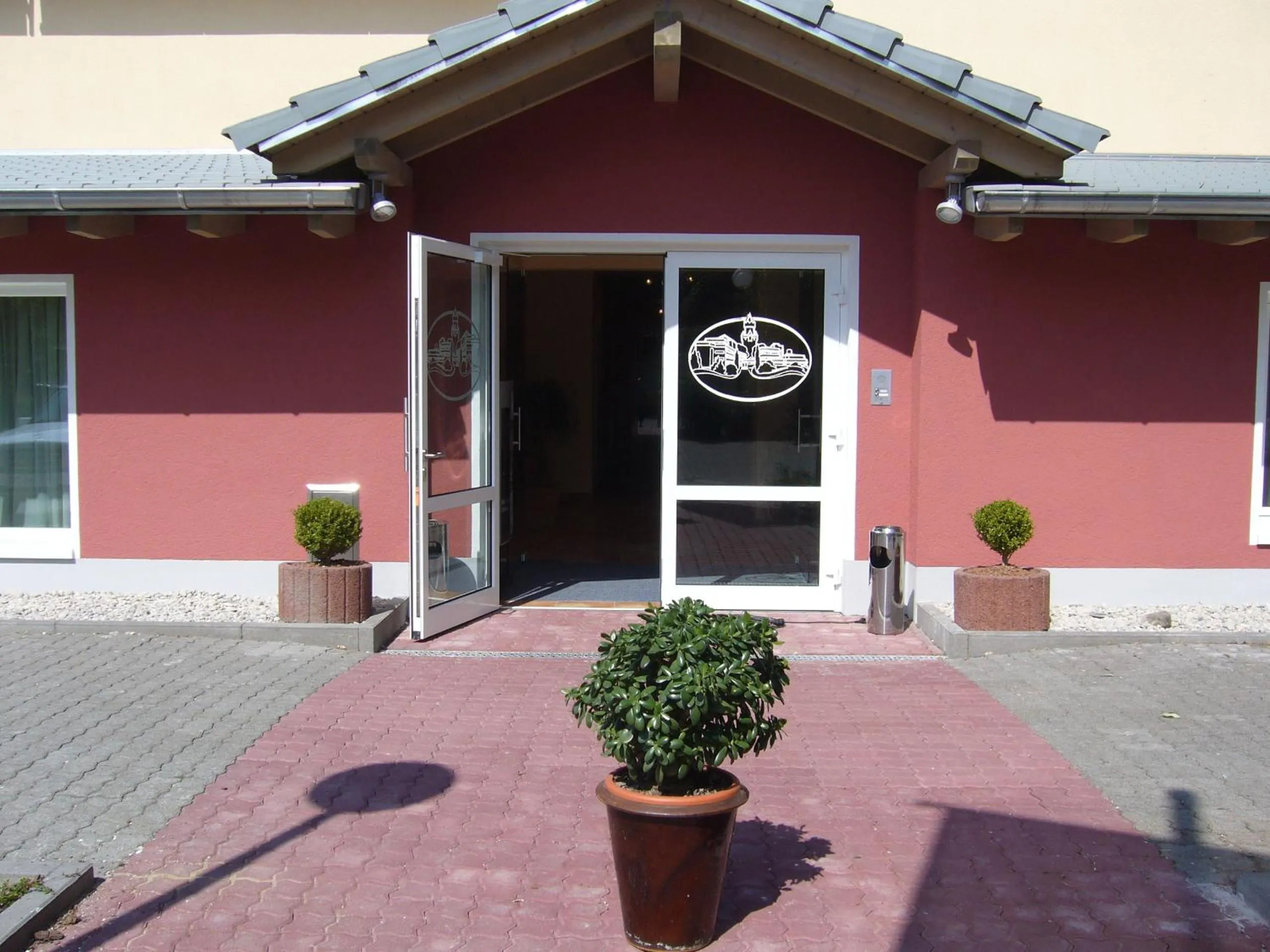 Facade/entrance in Hotel Garni Stadt Friedberg