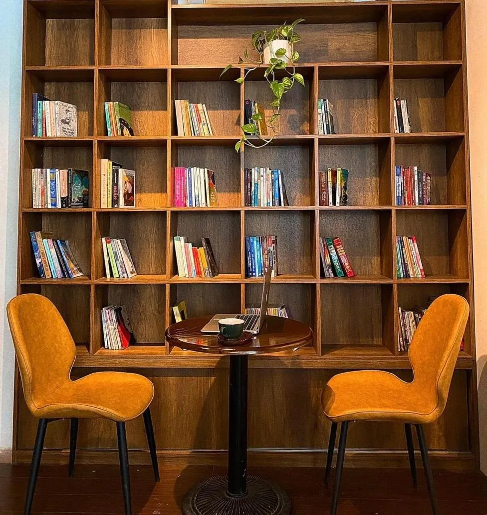 Restaurant/places to eat in Pegasy Premium Suites & Residence Westlake