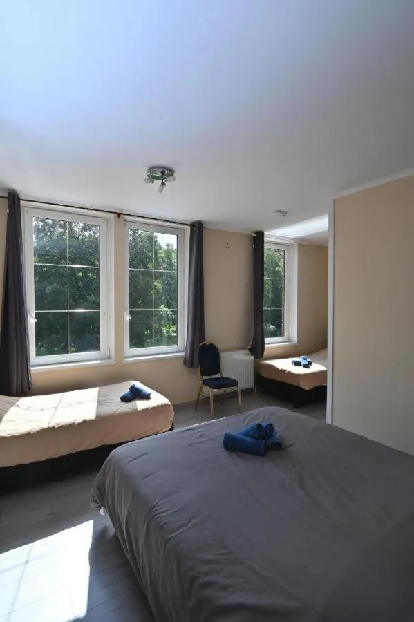 Bed in B&B De l'Aisne